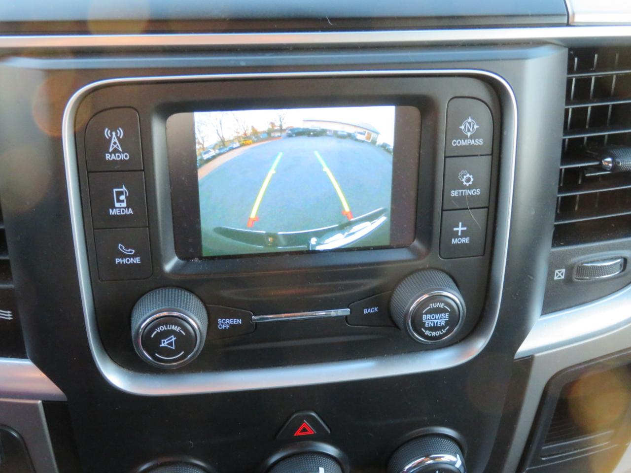 RAM 1500 SLT 4x4 Quad Cab 6'4" Box 2018