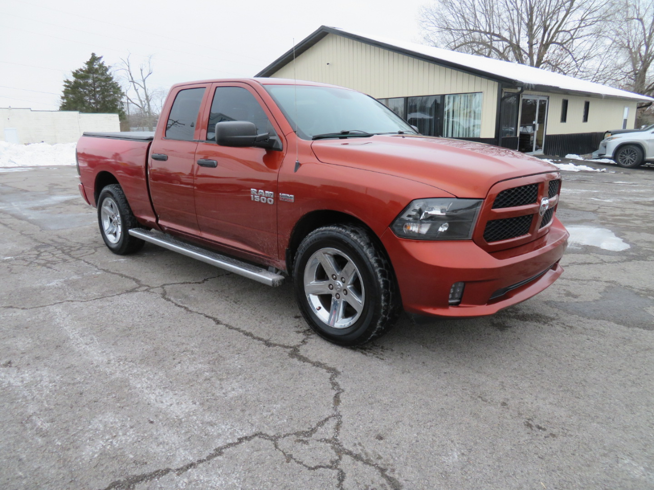 RAM 1500 2WD Quad Cab 140.5" Express 2013
