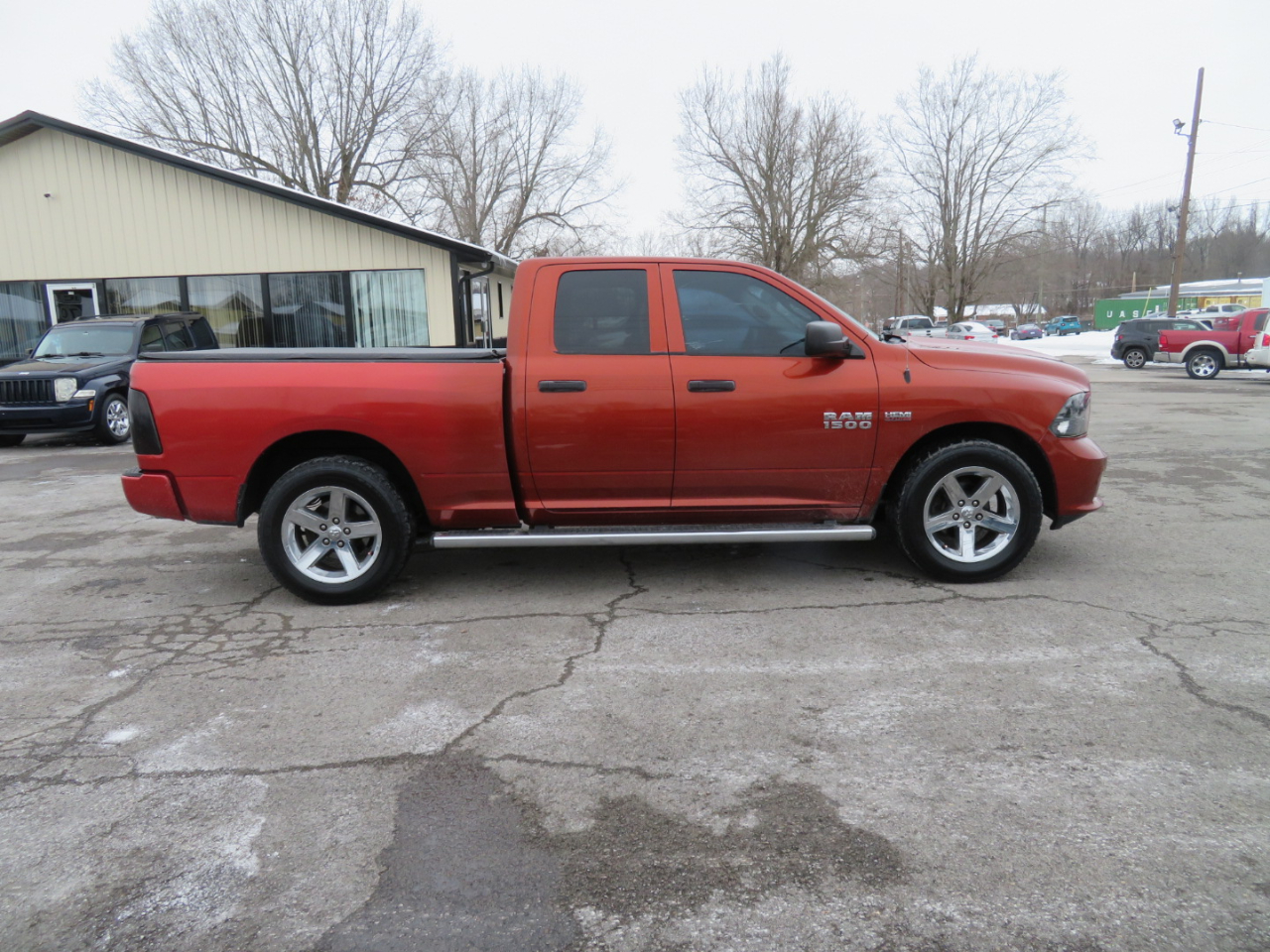 RAM 1500 2WD Quad Cab 140.5" Express 2013