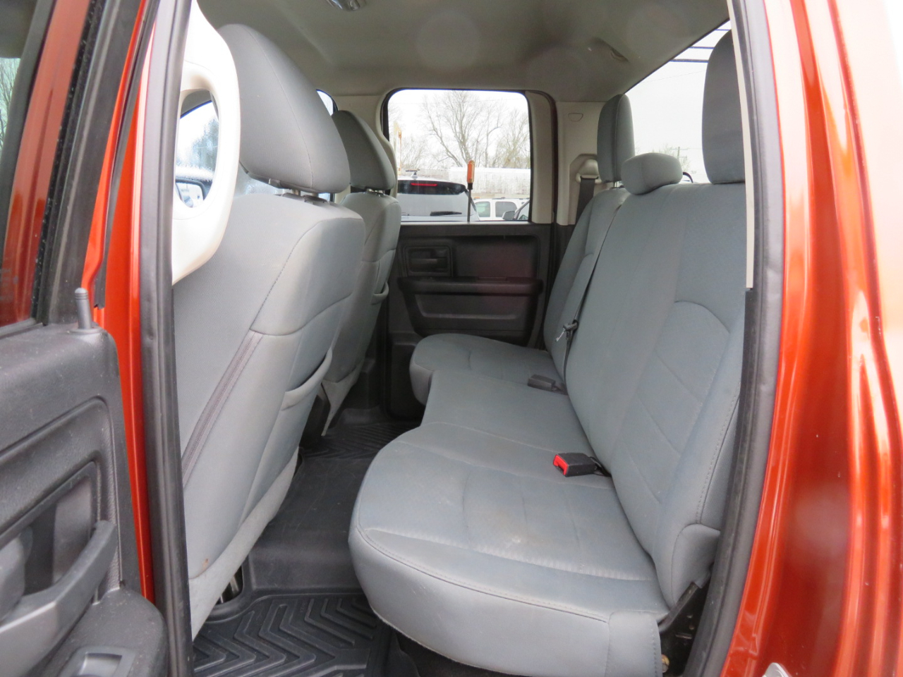 RAM 1500 2WD Quad Cab 140.5" Express 2013