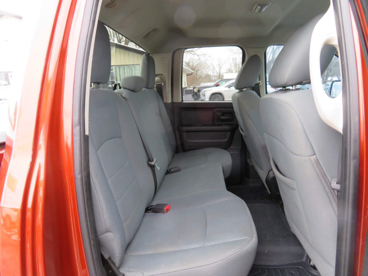 RAM 1500 2WD Quad Cab 140.5" Express 2013