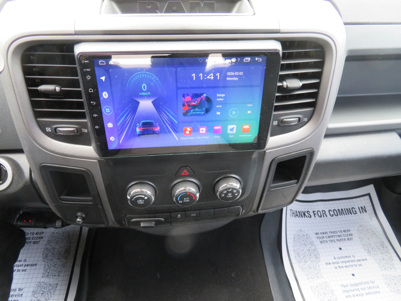 RAM 1500 2WD Quad Cab 140.5" Express 2013