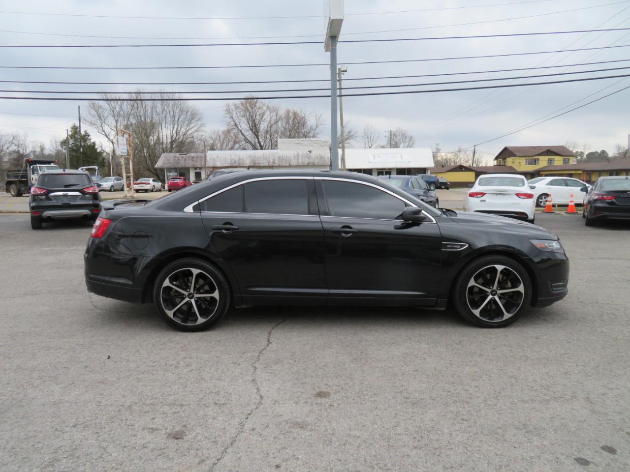 Ford Taurus 4dr Sdn SHO AWD 2014