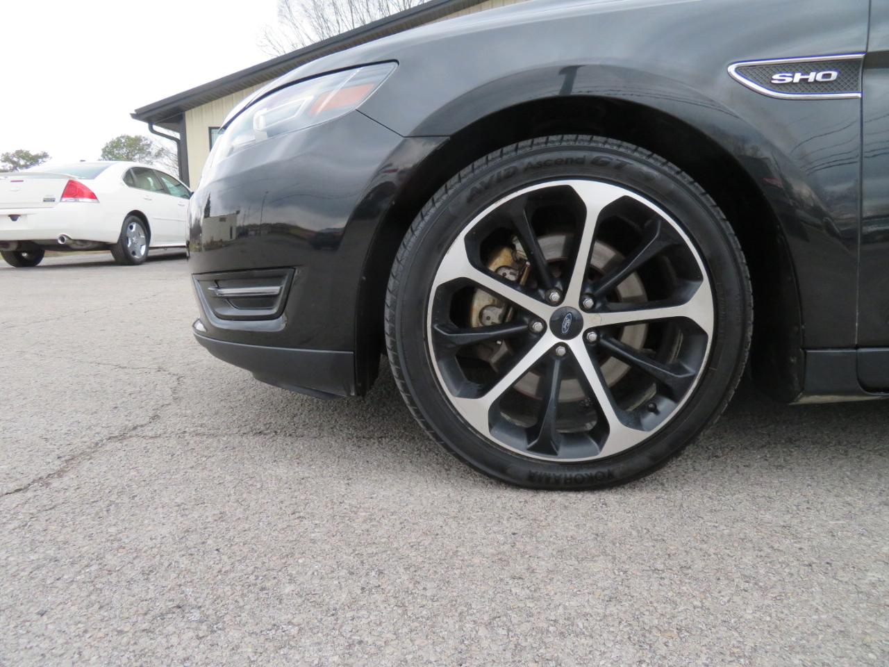 Ford Taurus 4dr Sdn SHO AWD 2014