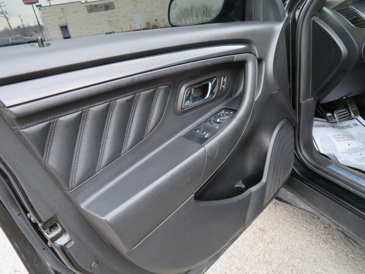 Ford Taurus 4dr Sdn SHO AWD 2014