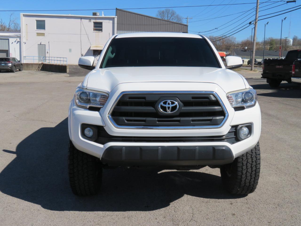 Toyota Tacoma TRD Off Road Double Cab 6' Bed V6 4x4 AT (Natl) 2017