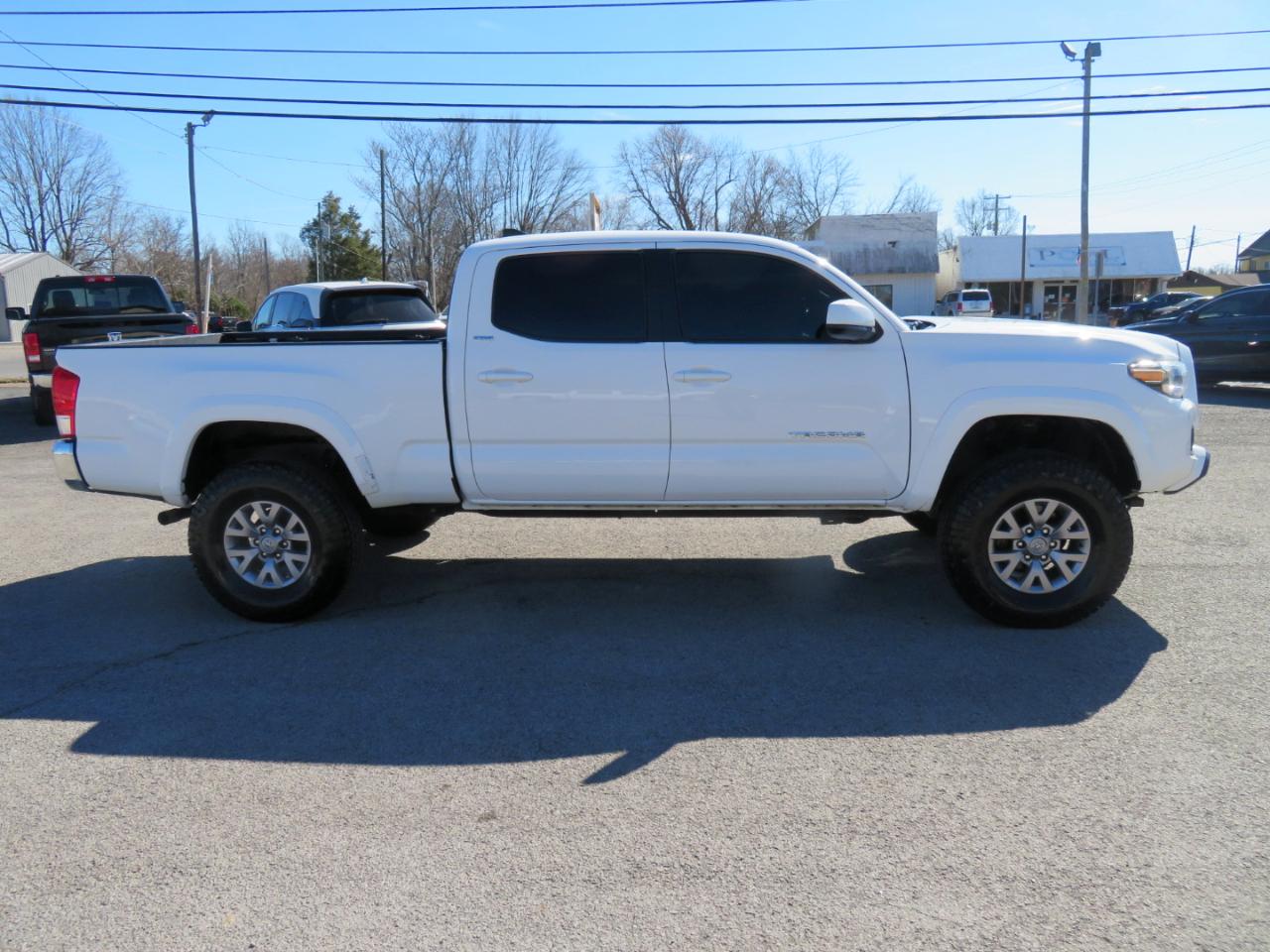Toyota Tacoma TRD Off Road Double Cab 6' Bed V6 4x4 AT (Natl) 2017