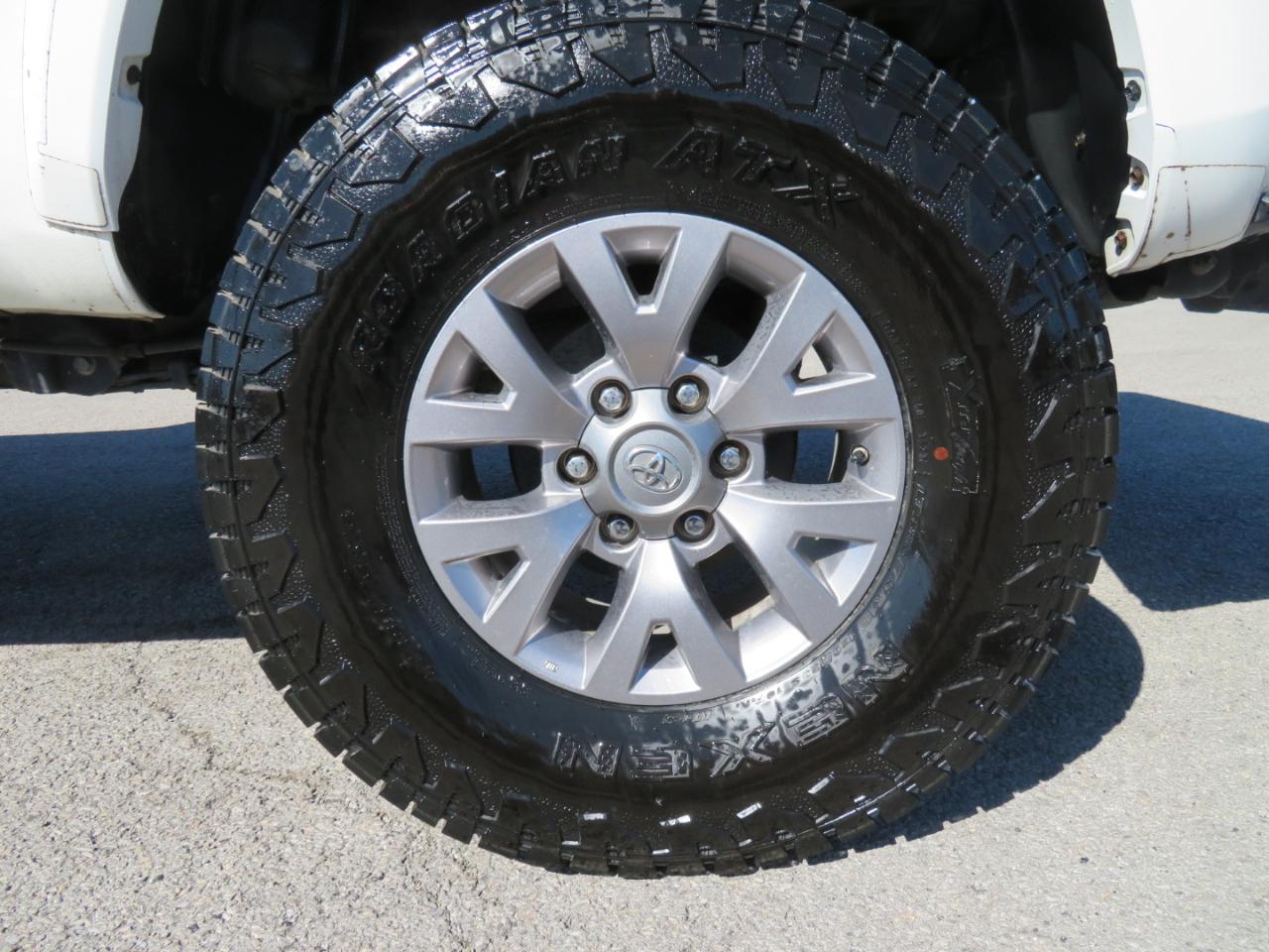 Toyota Tacoma TRD Off Road Double Cab 6' Bed V6 4x4 AT (Natl) 2017