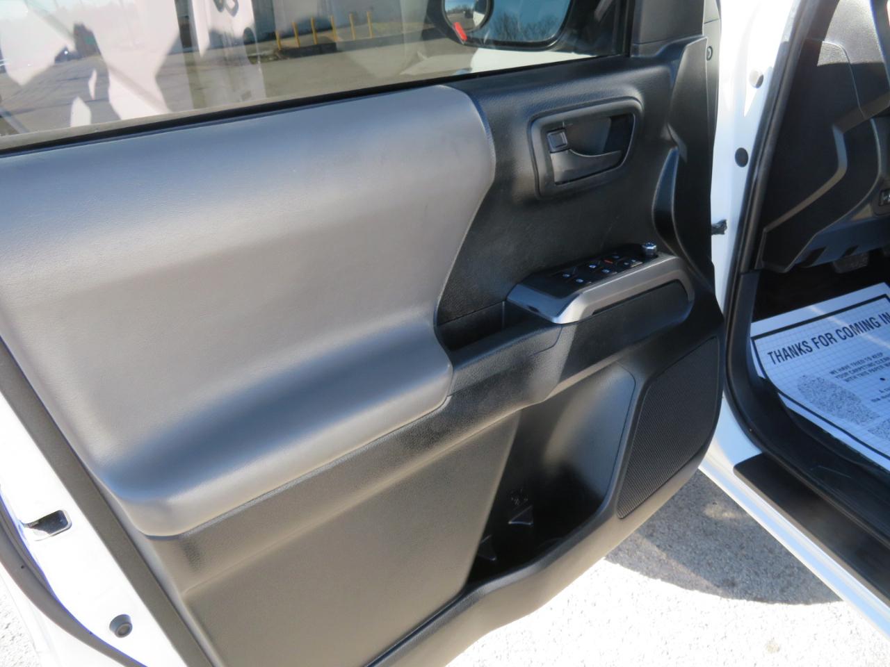 Toyota Tacoma TRD Off Road Double Cab 6' Bed V6 4x4 AT (Natl) 2017