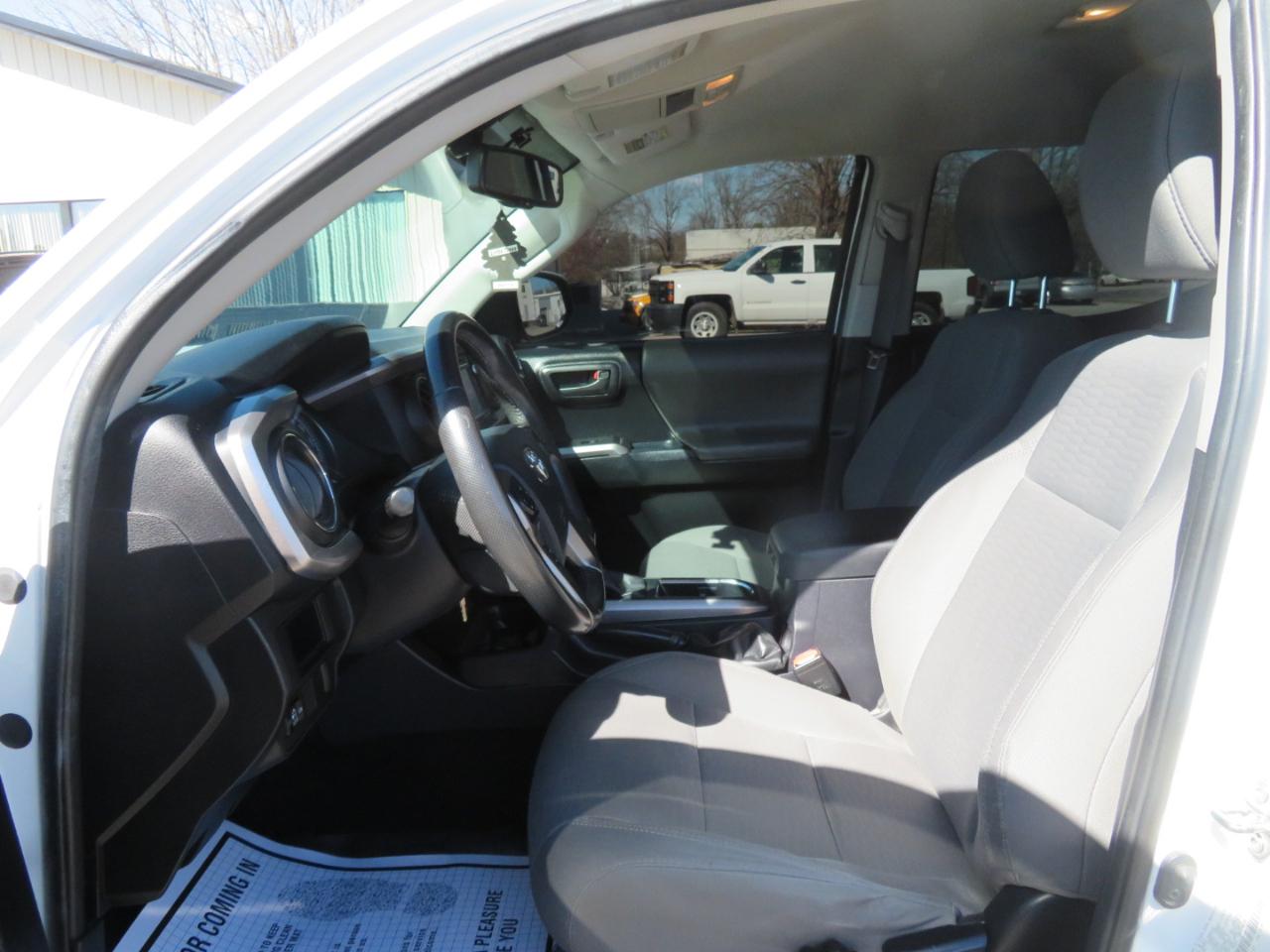 Toyota Tacoma TRD Off Road Double Cab 6' Bed V6 4x4 AT (Natl) 2017