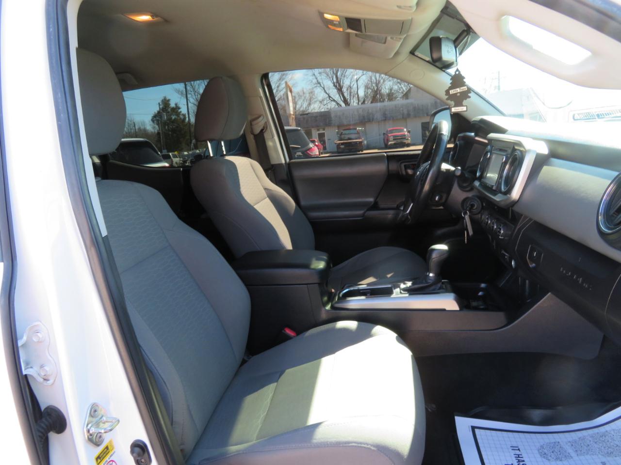 Toyota Tacoma TRD Off Road Double Cab 6' Bed V6 4x4 AT (Natl) 2017