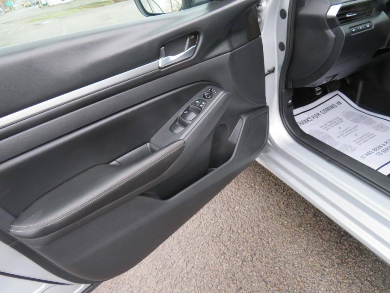 Nissan Altima 2.5 SV Sedan 2022