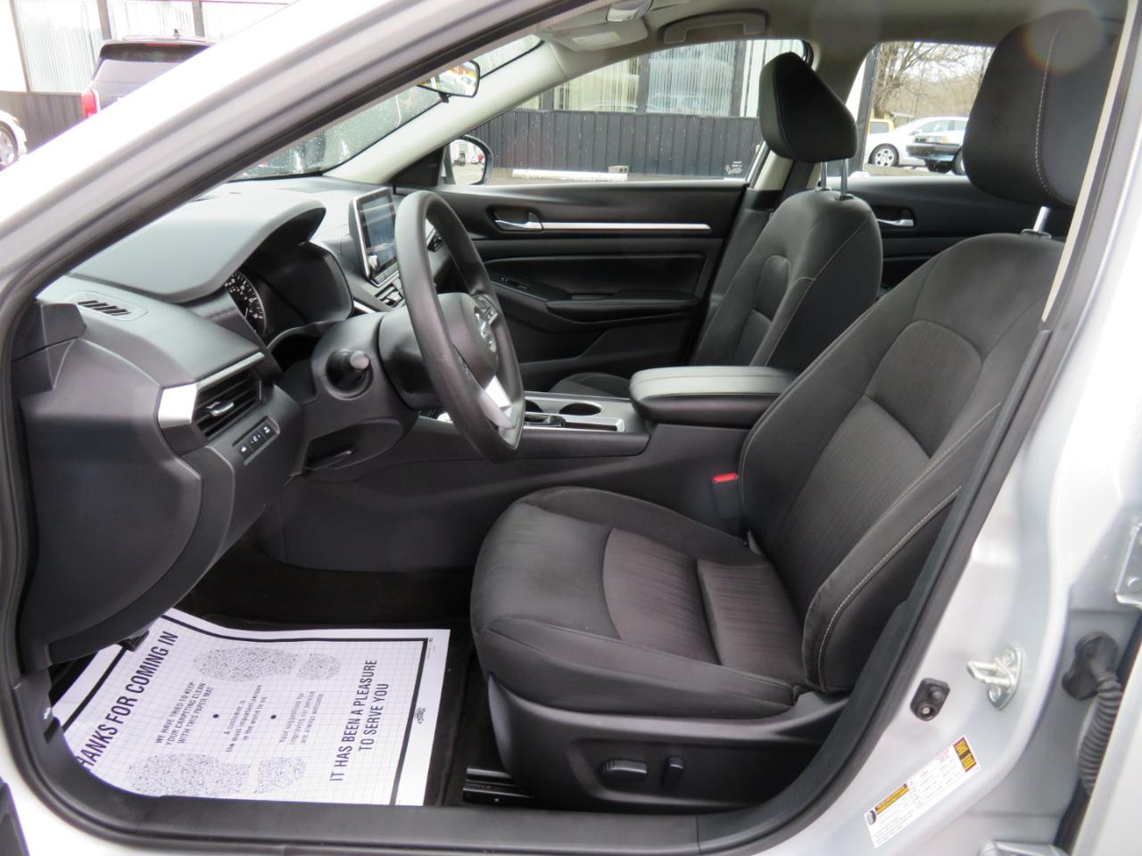 Nissan Altima 2.5 SV Sedan 2022