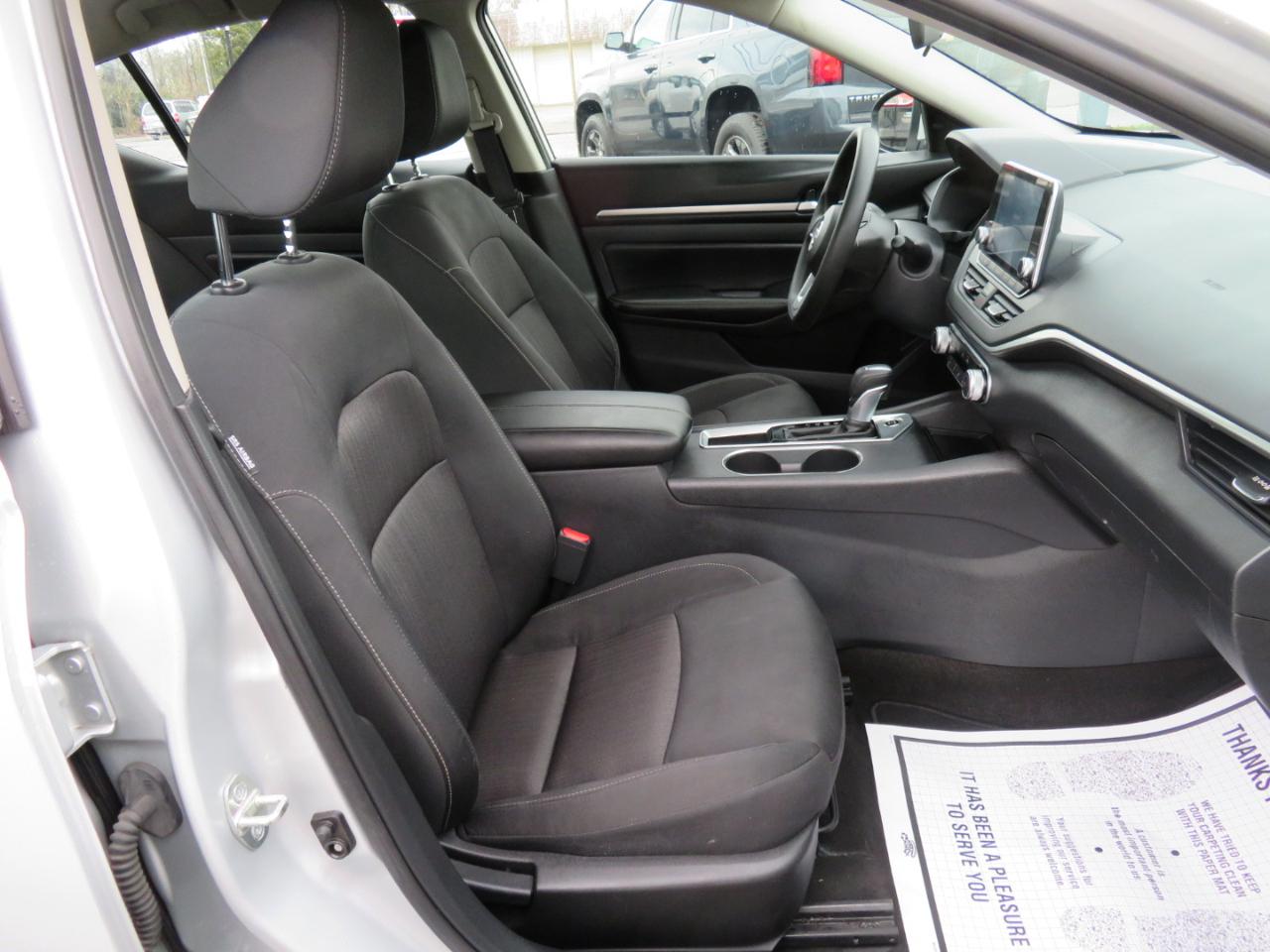 Nissan Altima 2.5 SV Sedan 2022