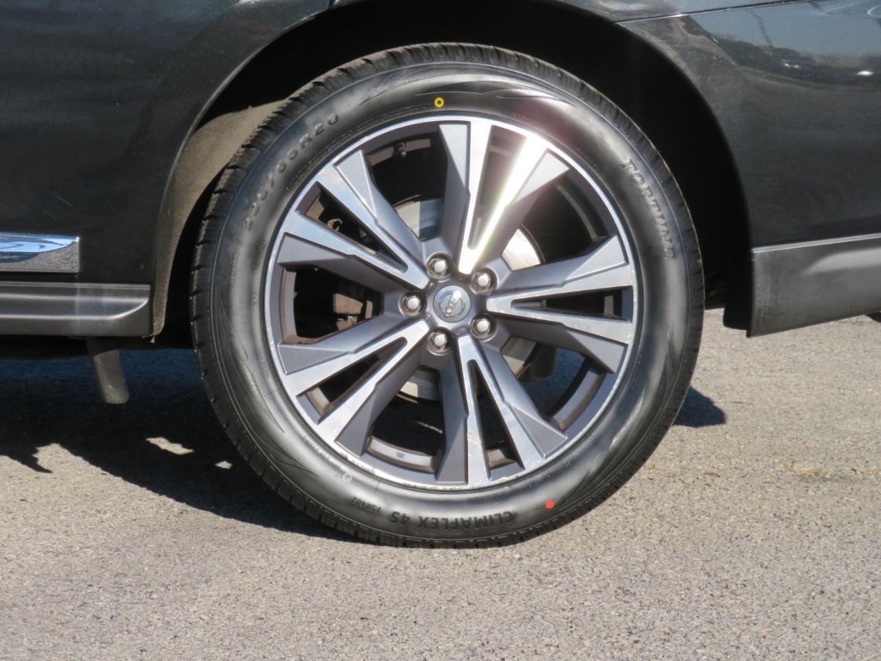 Nissan Pathfinder 4x4 Platinum 2020