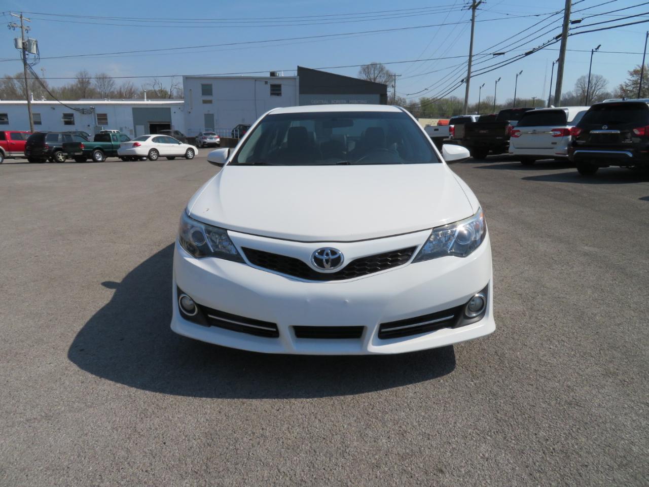 Toyota Camry 4dr Sdn I4 Auto XLE (Natl) 2013
