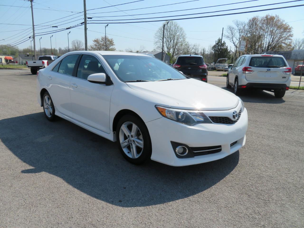 Toyota Camry 4dr Sdn I4 Auto XLE (Natl) 2013