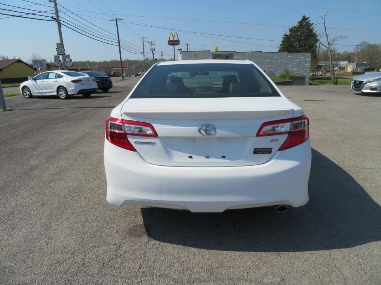 Toyota Camry 4dr Sdn I4 Auto XLE (Natl) 2013