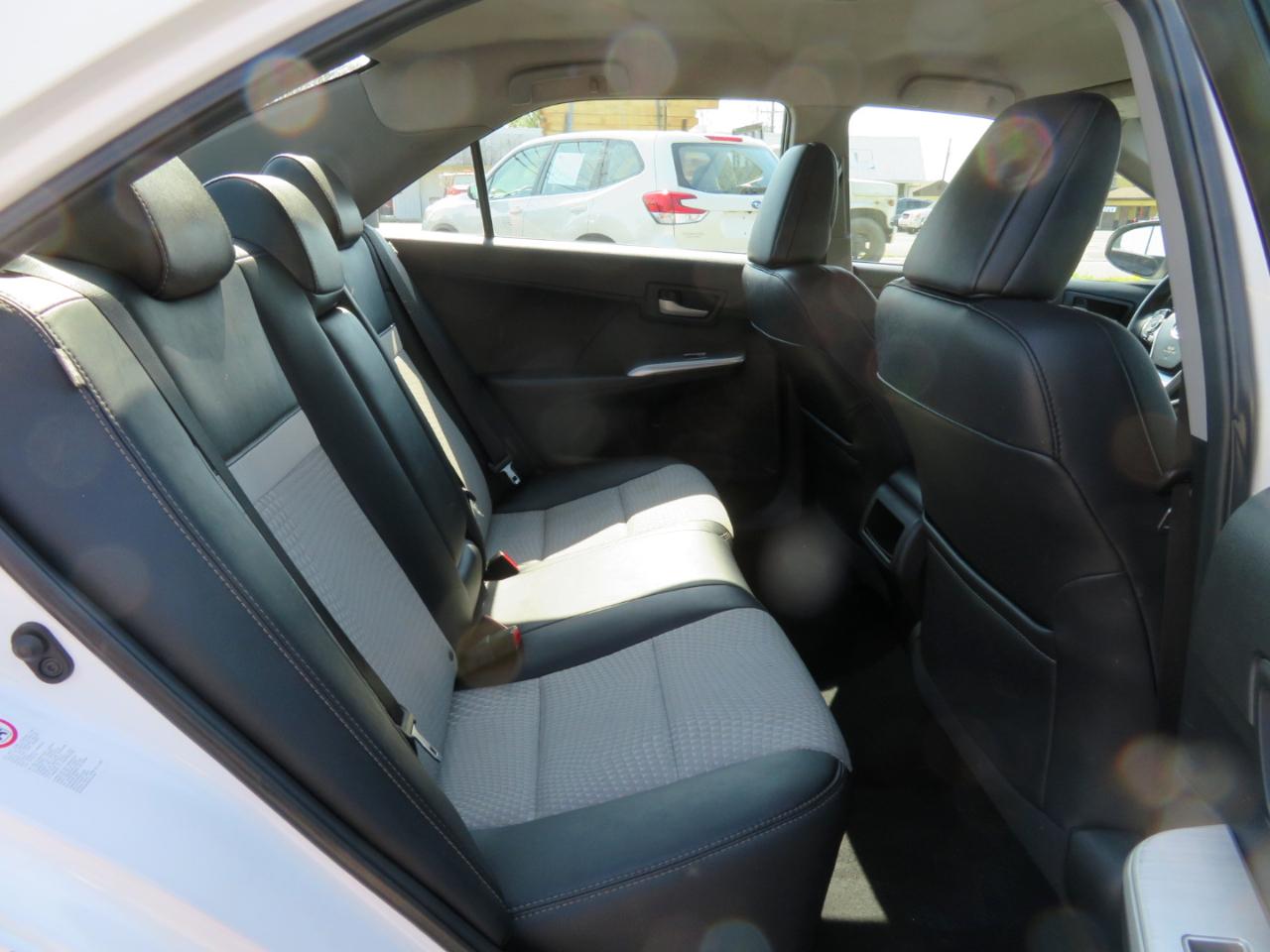 Toyota Camry 4dr Sdn I4 Auto XLE (Natl) 2013