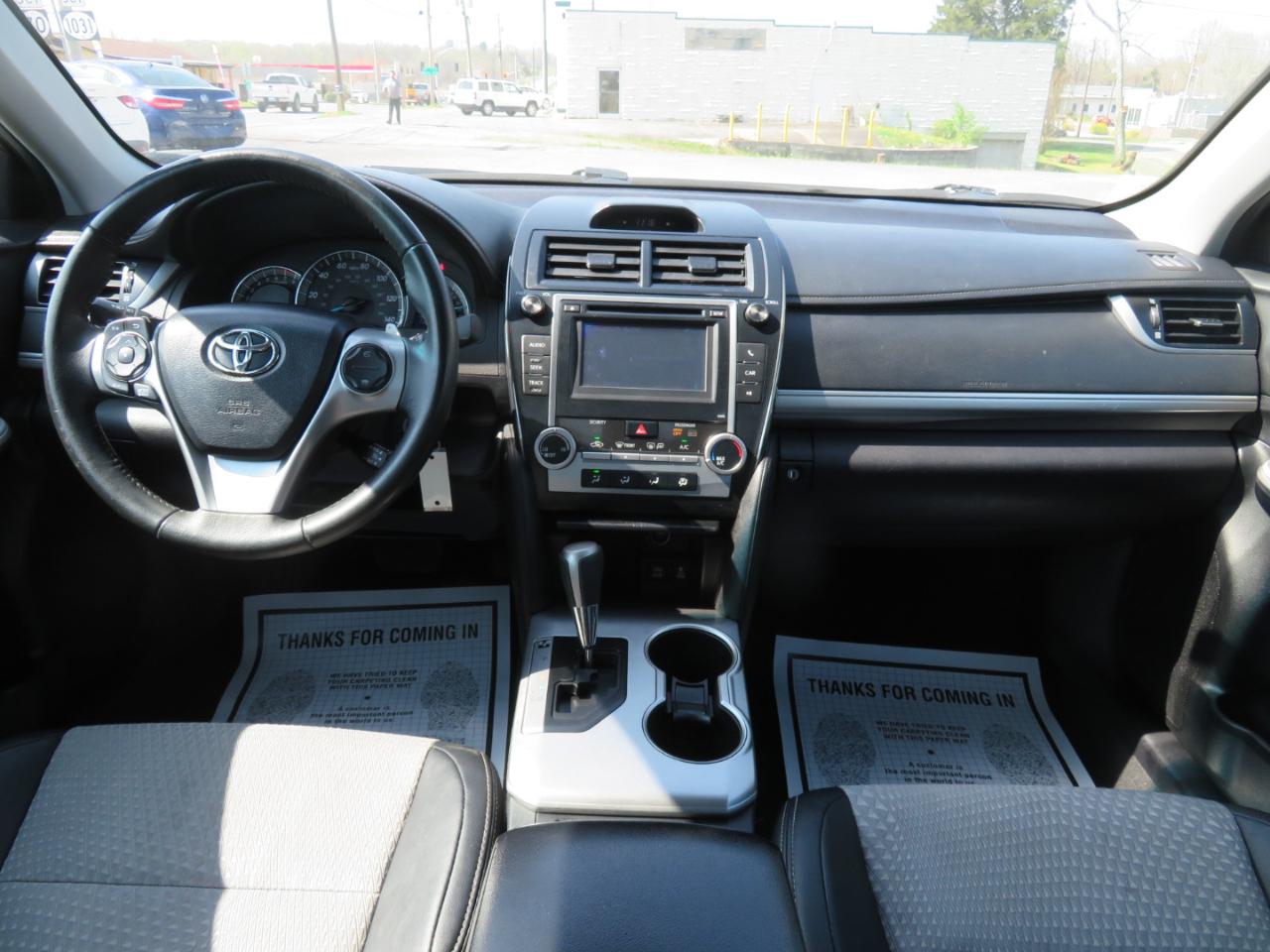 Toyota Camry 4dr Sdn I4 Auto XLE (Natl) 2013