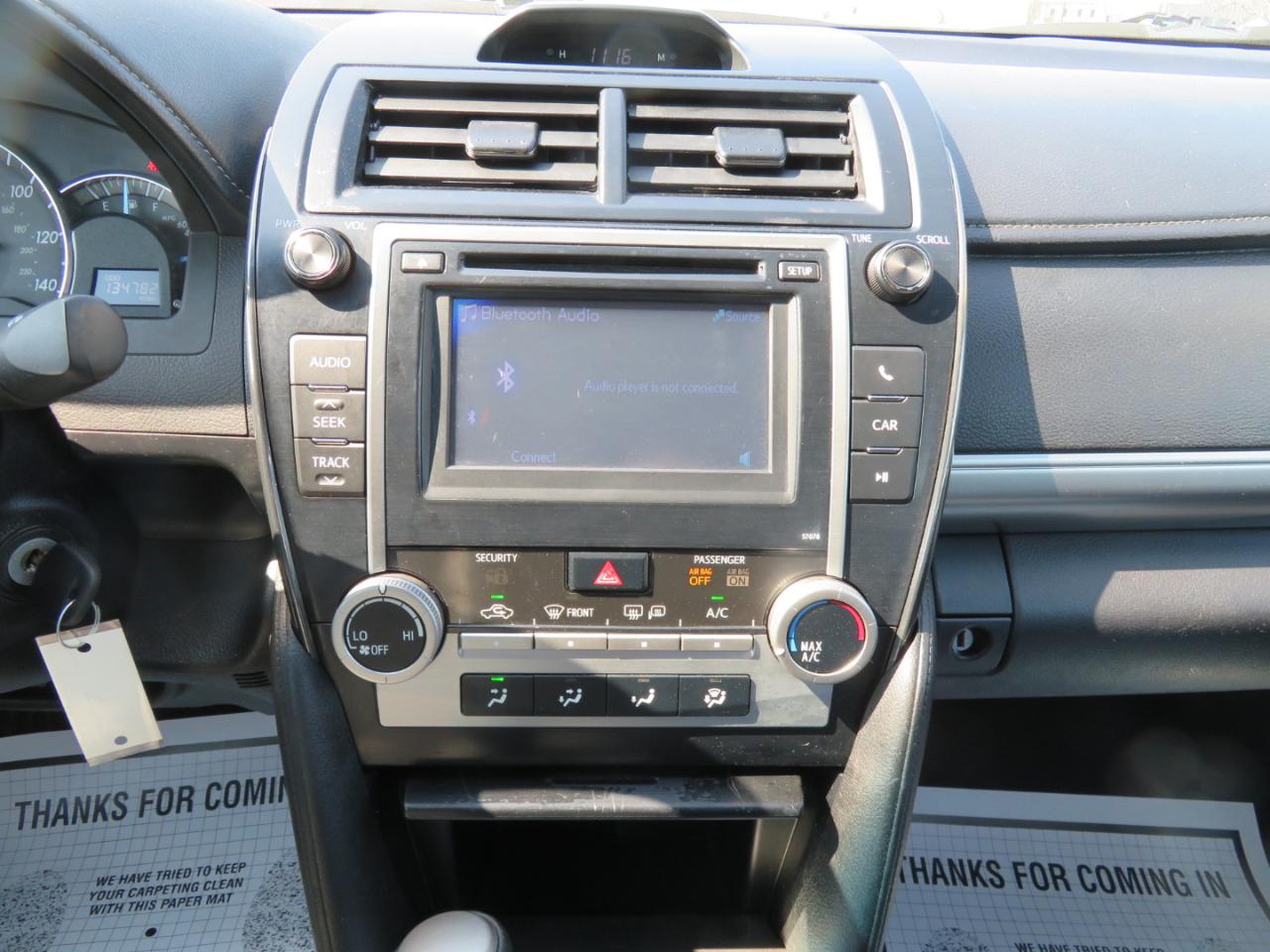 Toyota Camry 4dr Sdn I4 Auto XLE (Natl) 2013