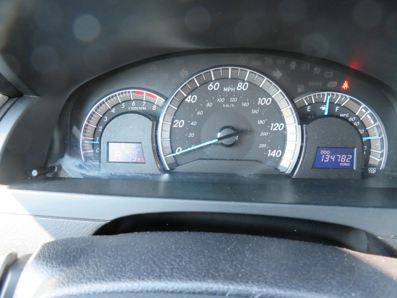 Toyota Camry 4dr Sdn I4 Auto XLE (Natl) 2013