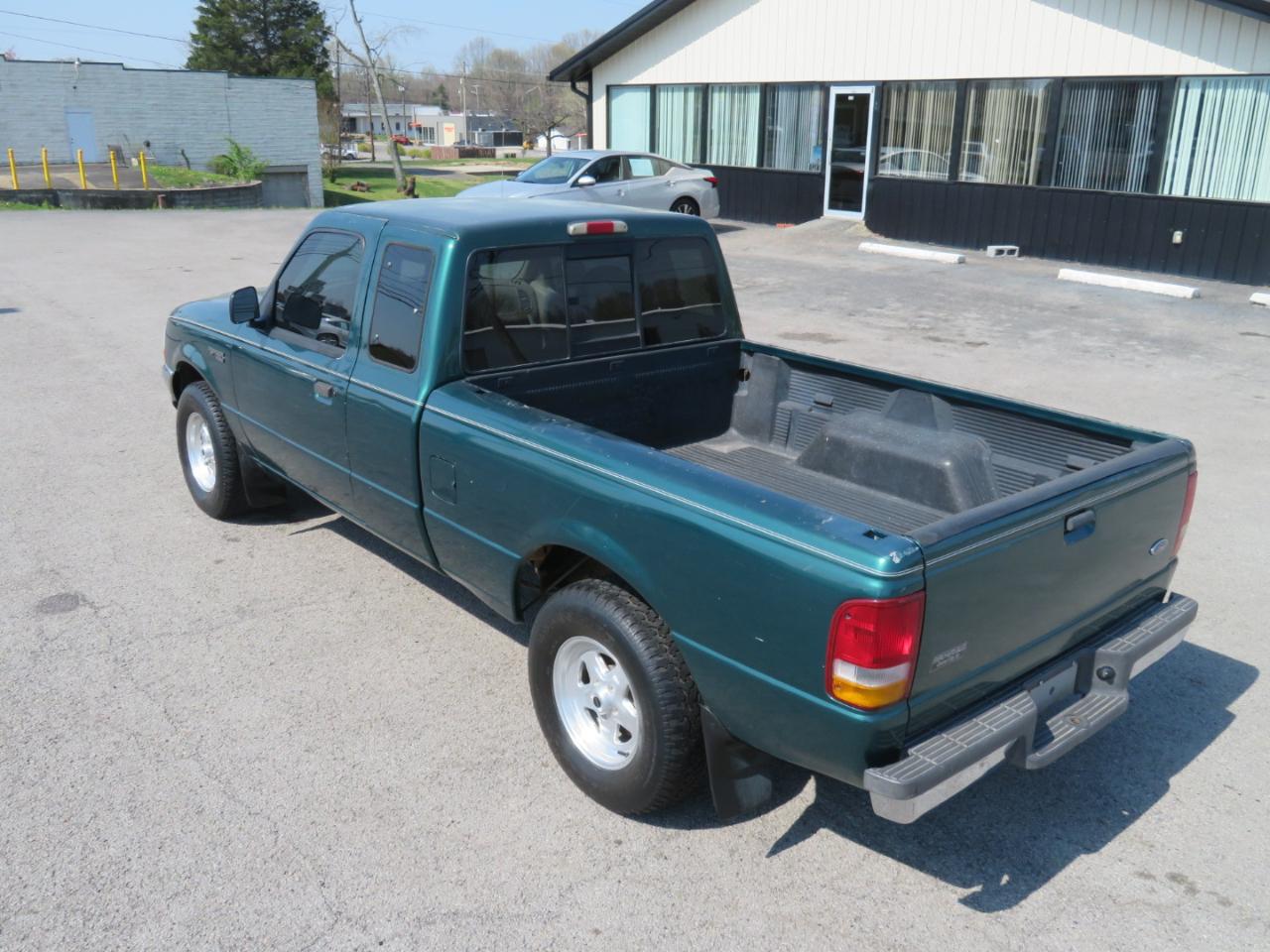 Ford Ranger Supercab 126" WB XLT 1999