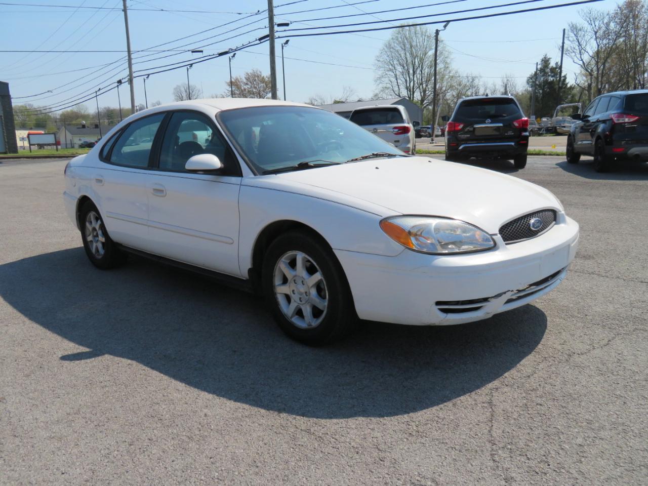 Ford Taurus 4dr Sdn SEL 2006