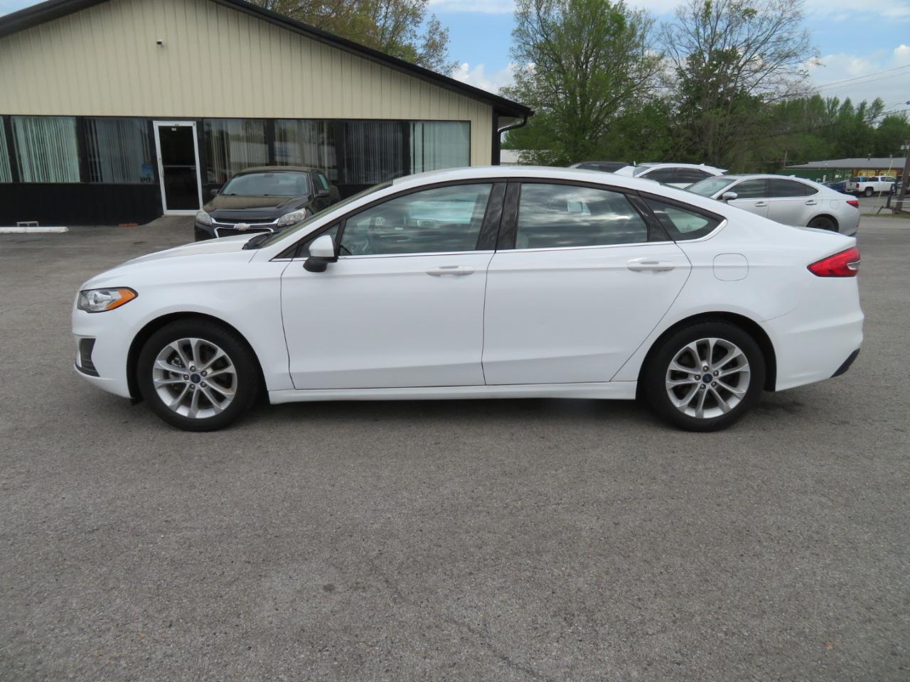 Ford Fusion SE FWD 2020