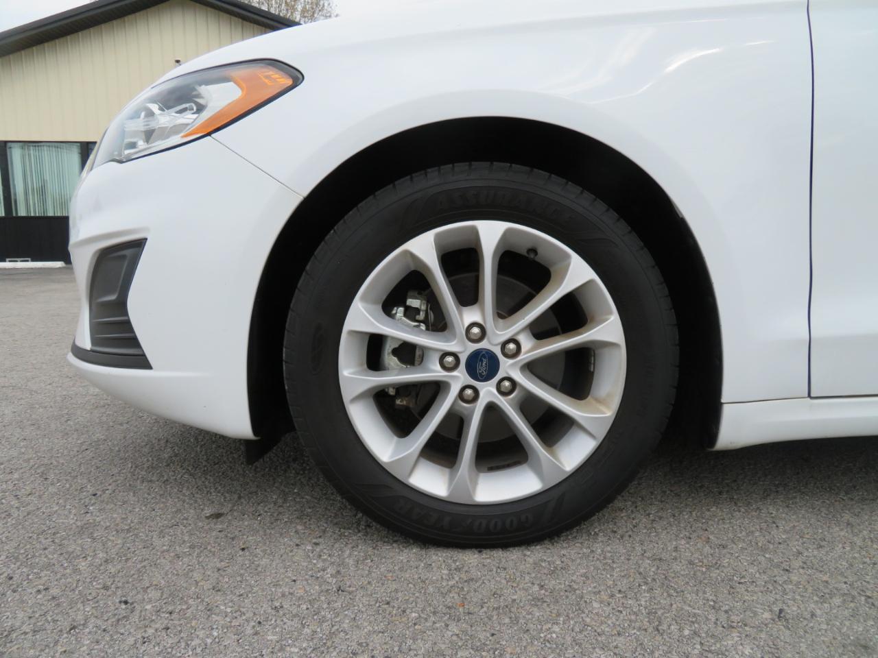 Ford Fusion SE FWD 2020