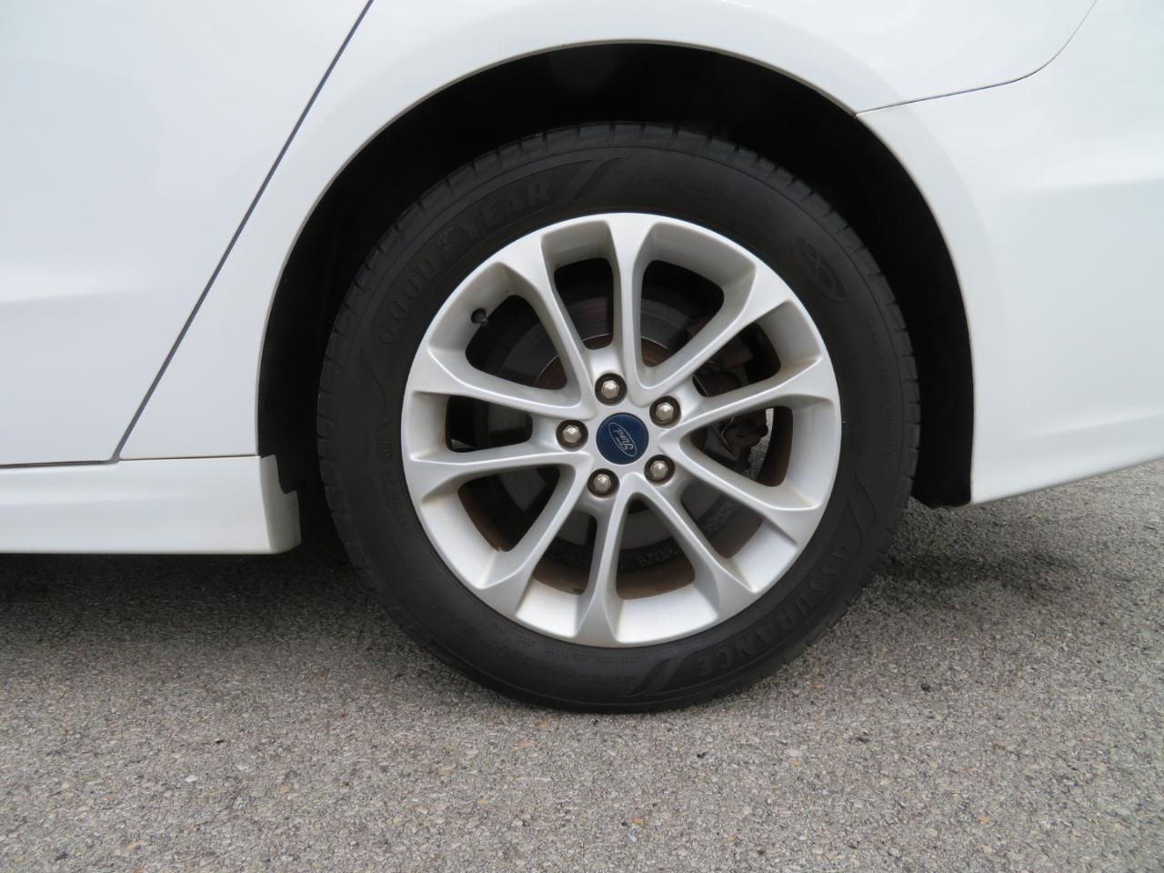 Ford Fusion SE FWD 2020