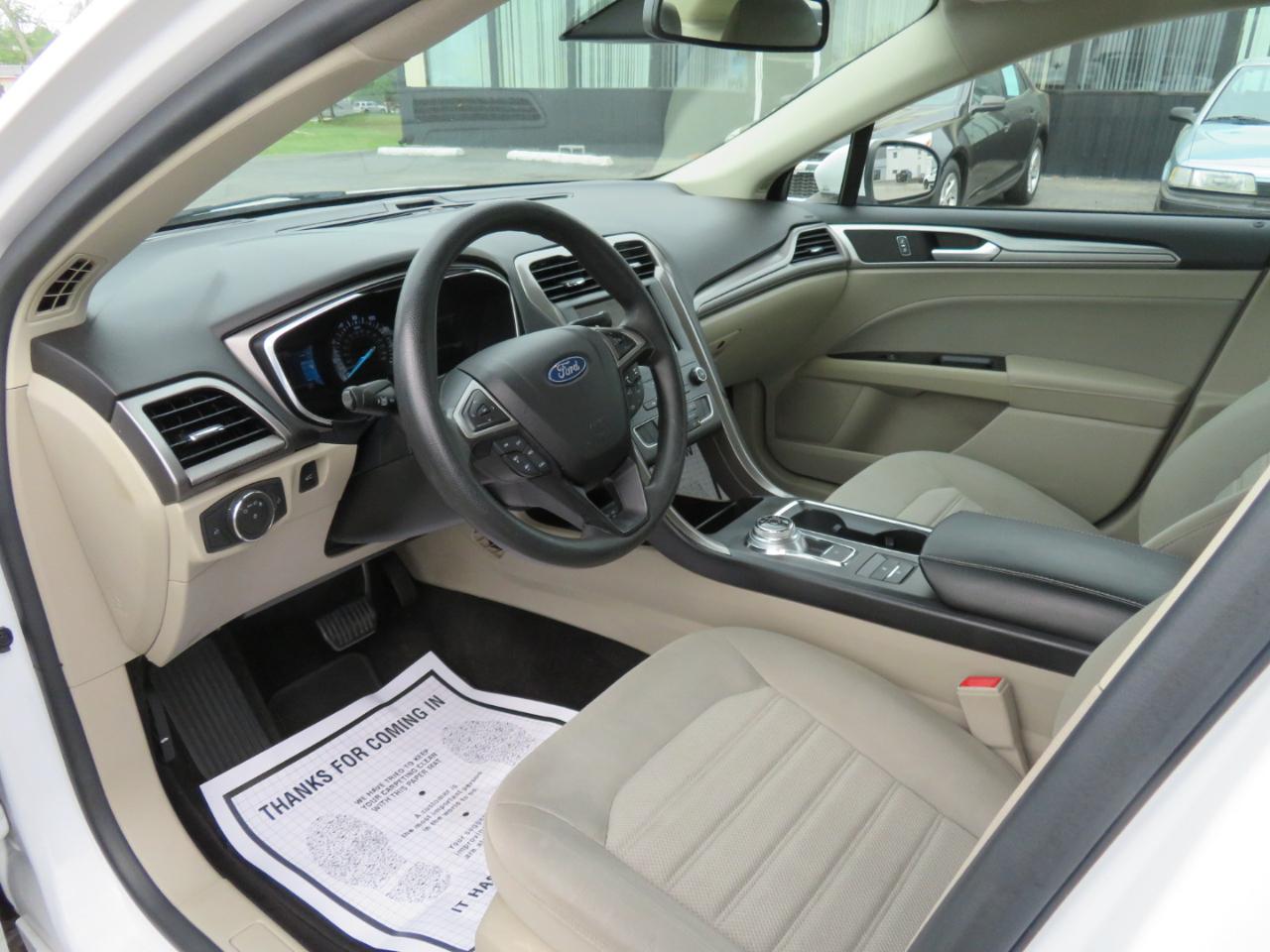 Ford Fusion SE FWD 2020