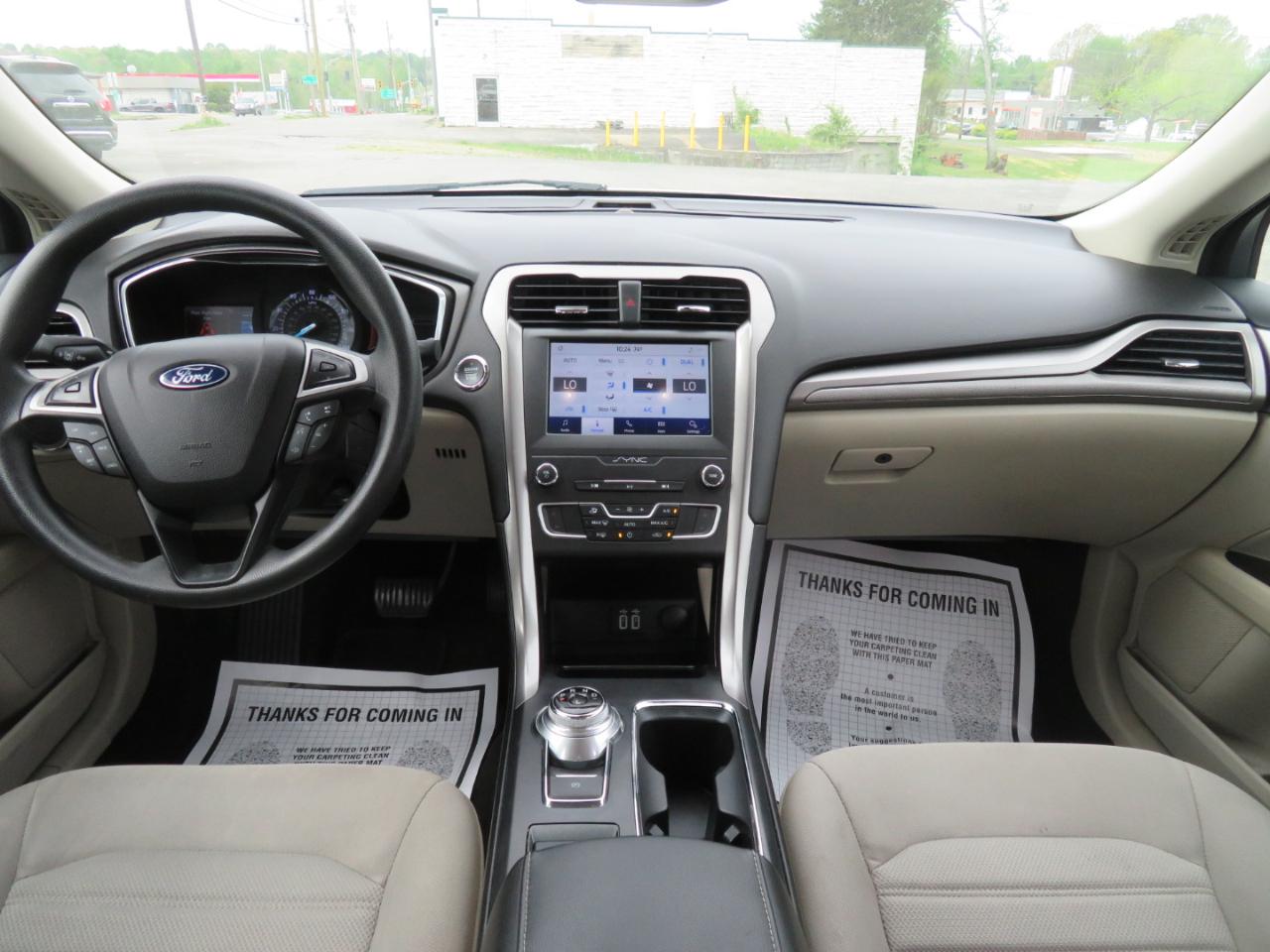 Ford Fusion SE FWD 2020
