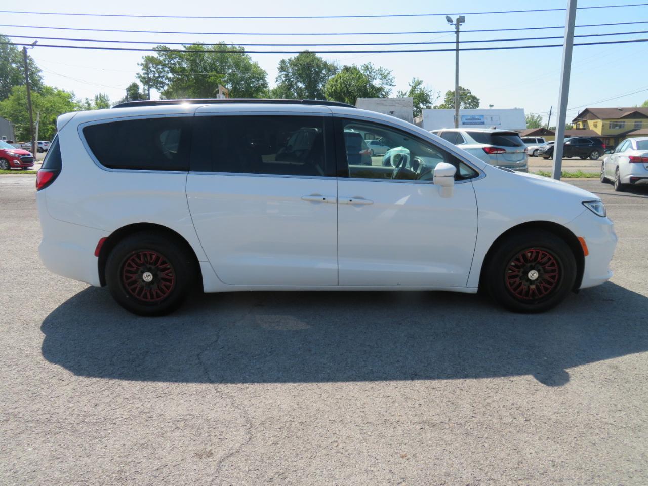 Chrysler Pacifica Touring L FWD 2022