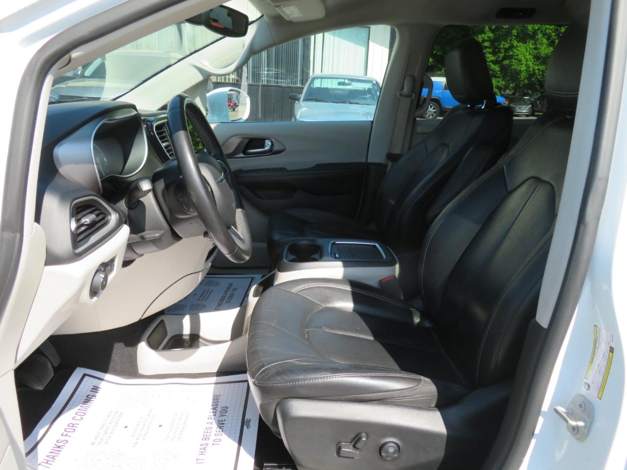 Chrysler Pacifica Touring L FWD 2022