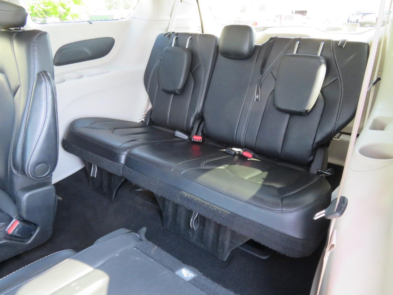 Chrysler Pacifica Touring L FWD 2022