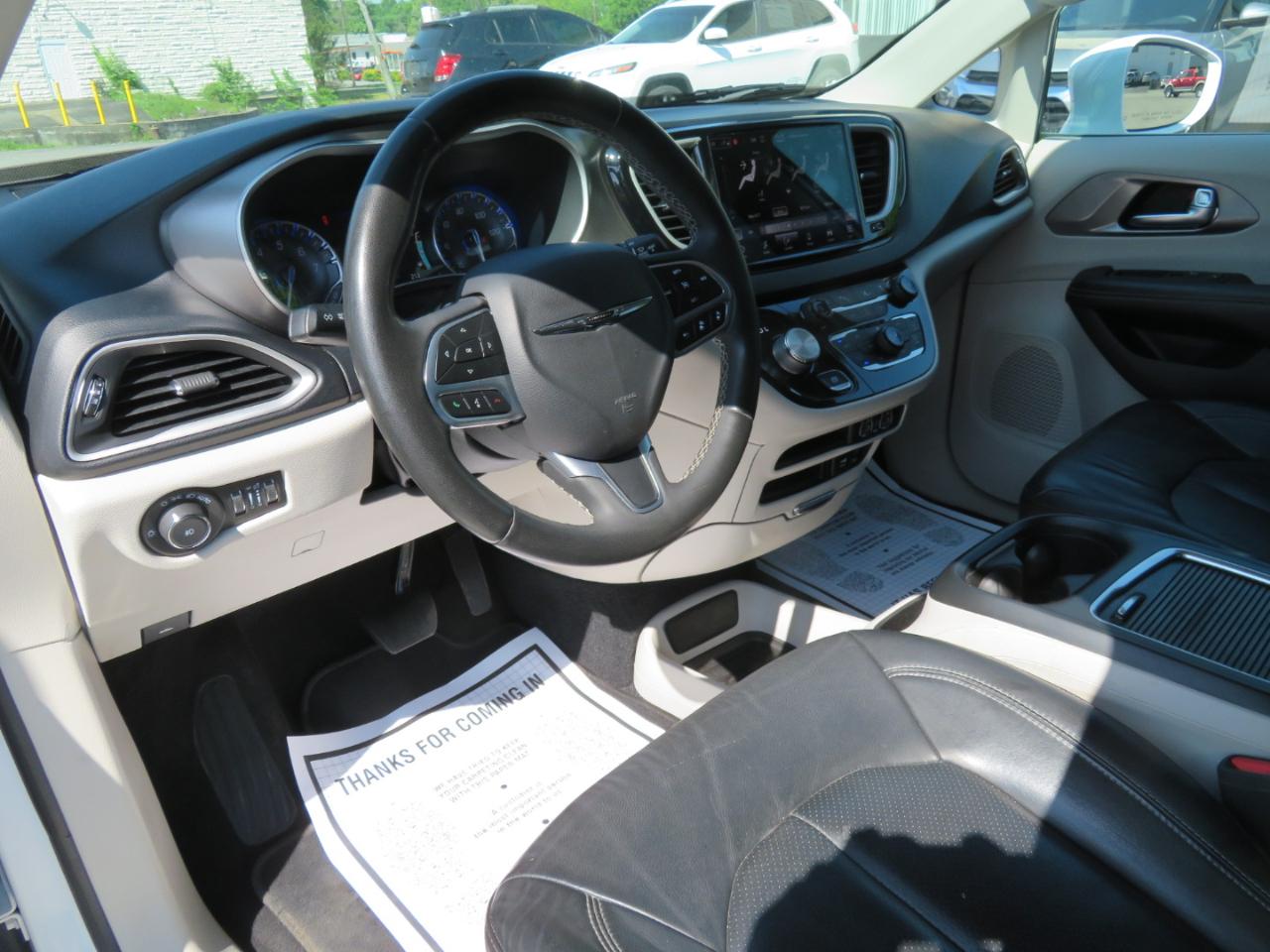 Chrysler Pacifica Touring L FWD 2022