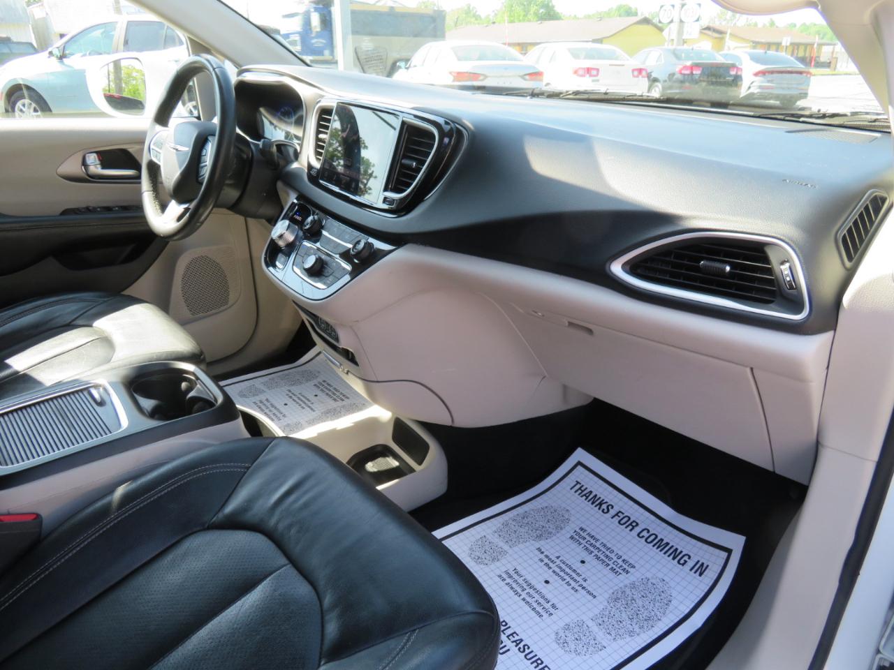 Chrysler Pacifica Touring L FWD 2022