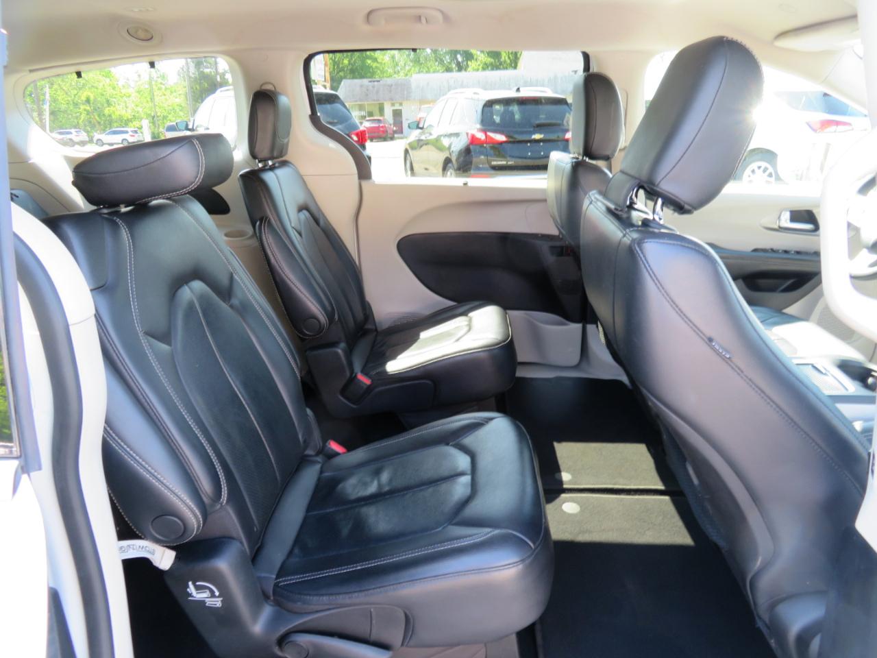 Chrysler Pacifica Touring L FWD 2022