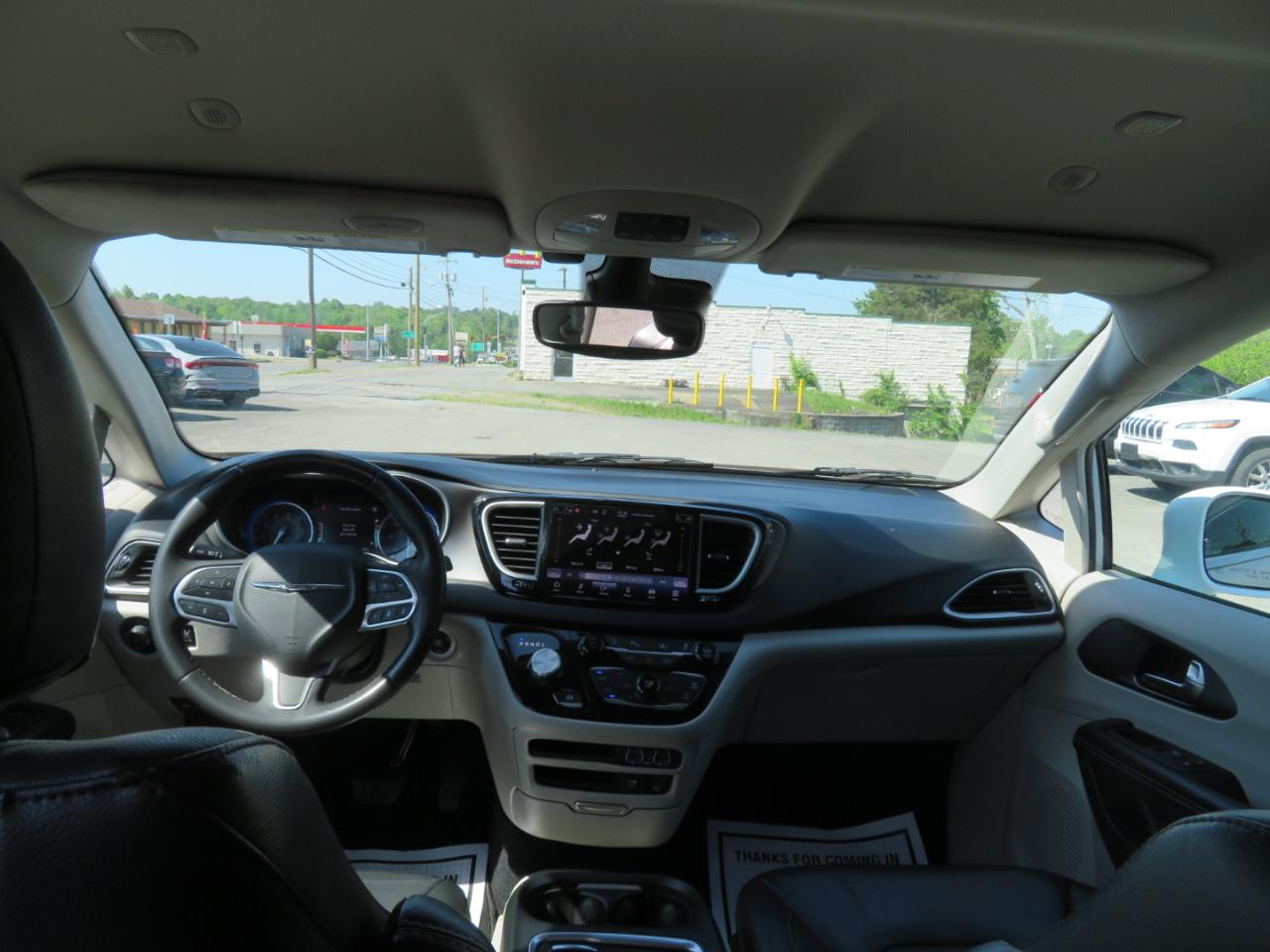 Chrysler Pacifica Touring L FWD 2022