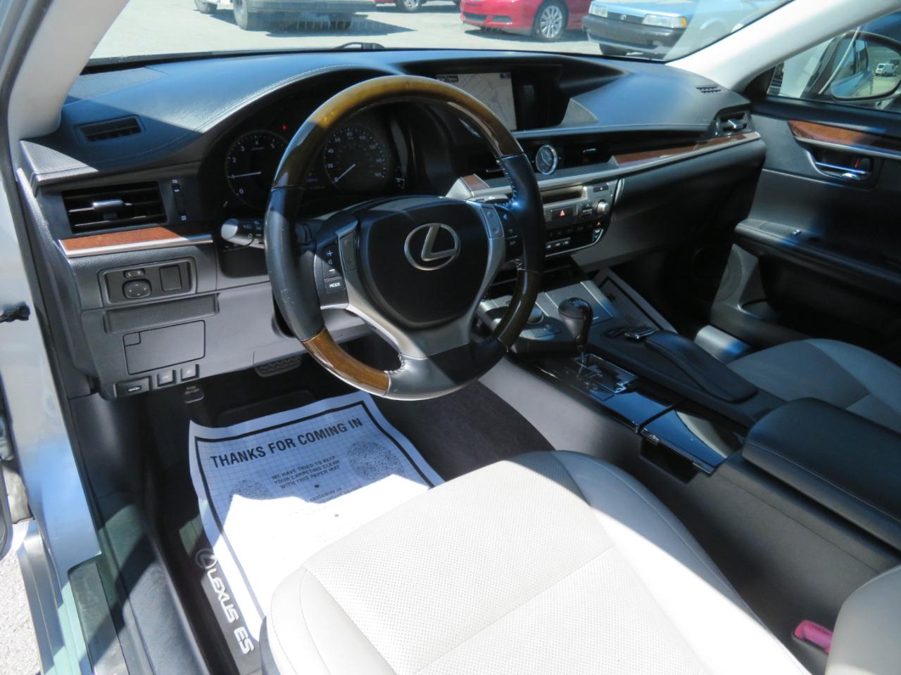 Lexus ES 350 4dr Sdn 2015