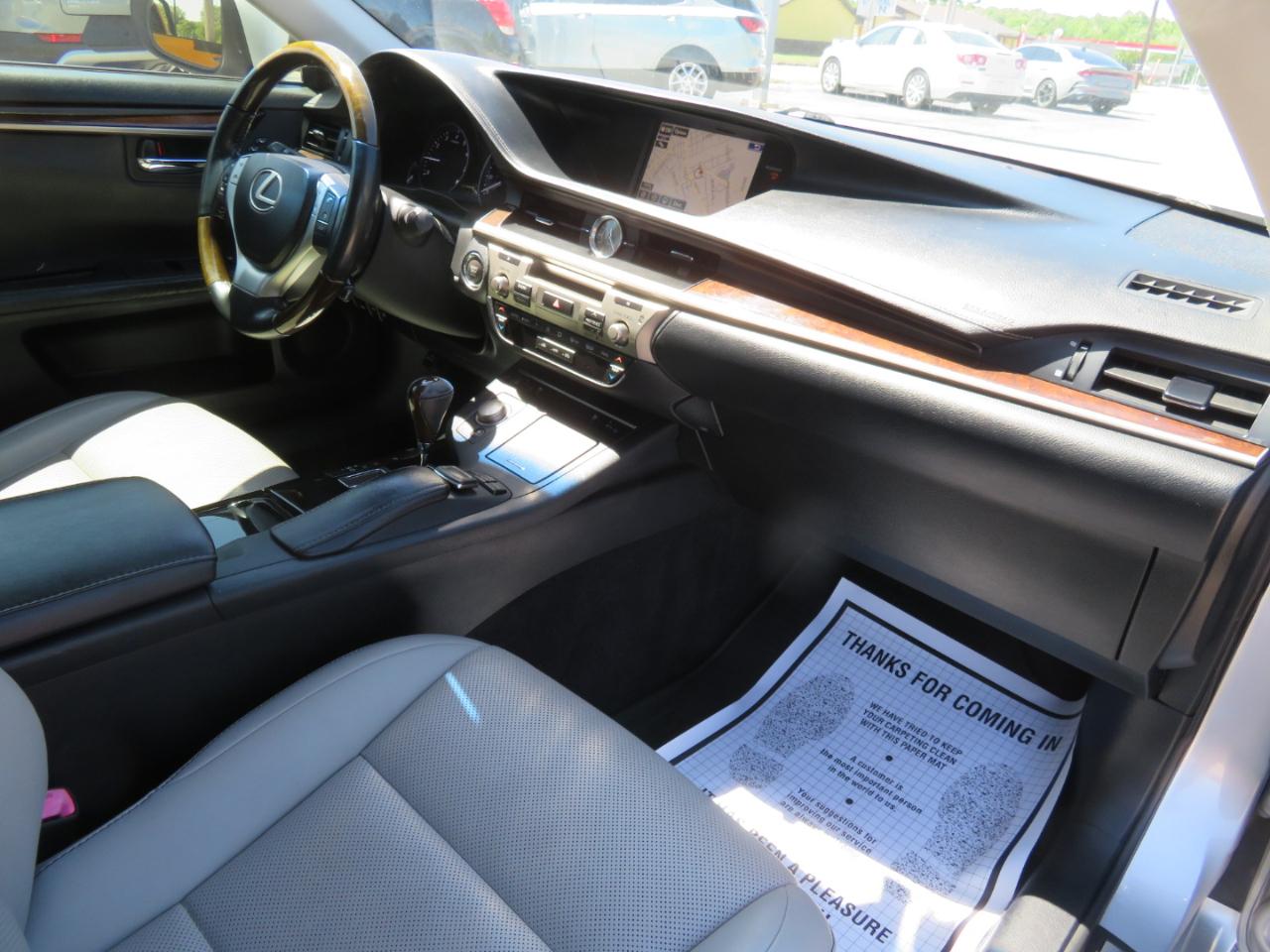 Lexus ES 350 4dr Sdn 2015