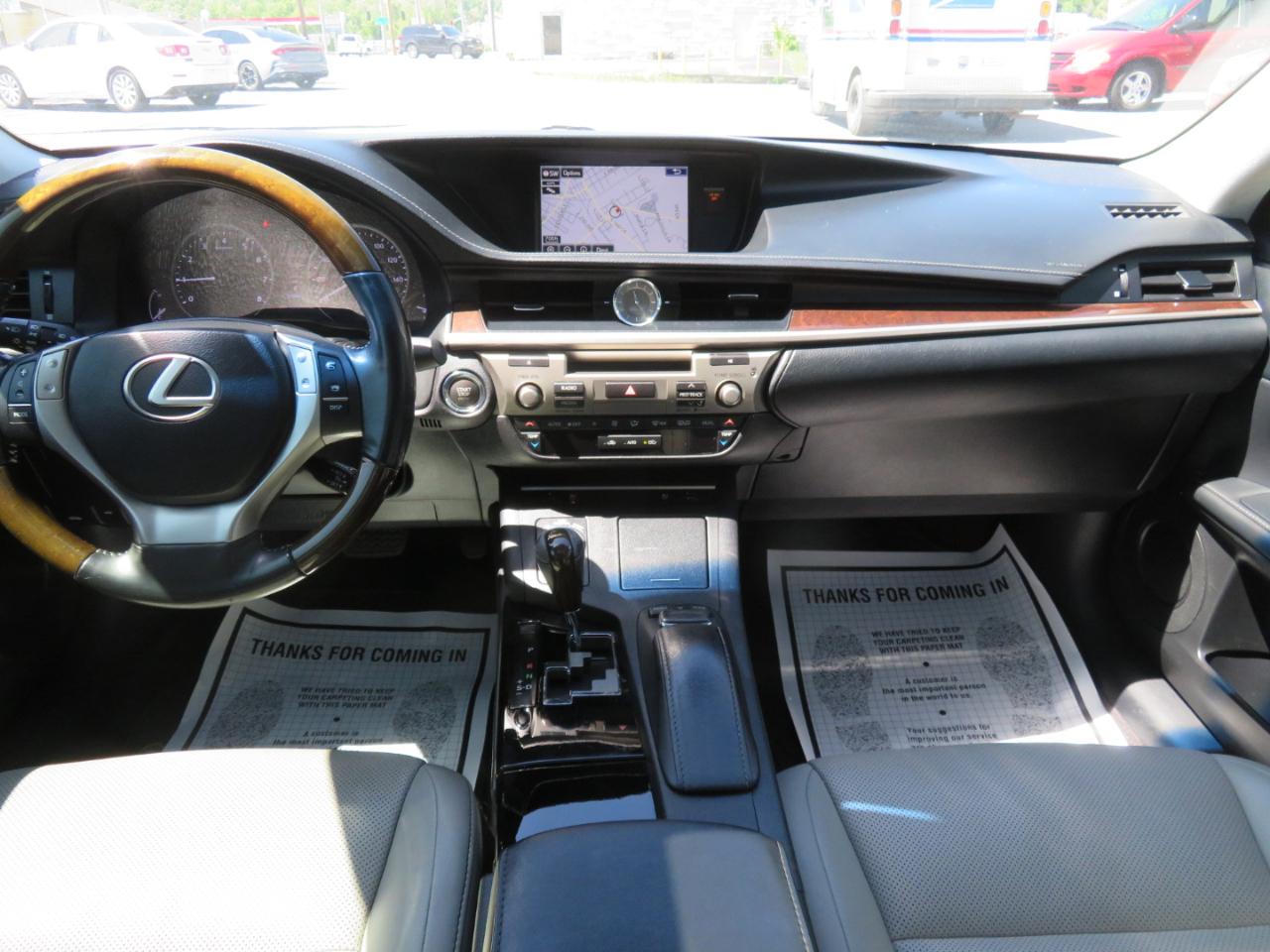 Lexus ES 350 4dr Sdn 2015