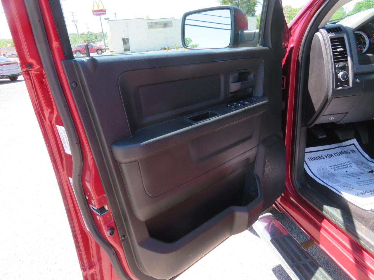 RAM 1500 4WD Quad Cab 140.5" Express 2014