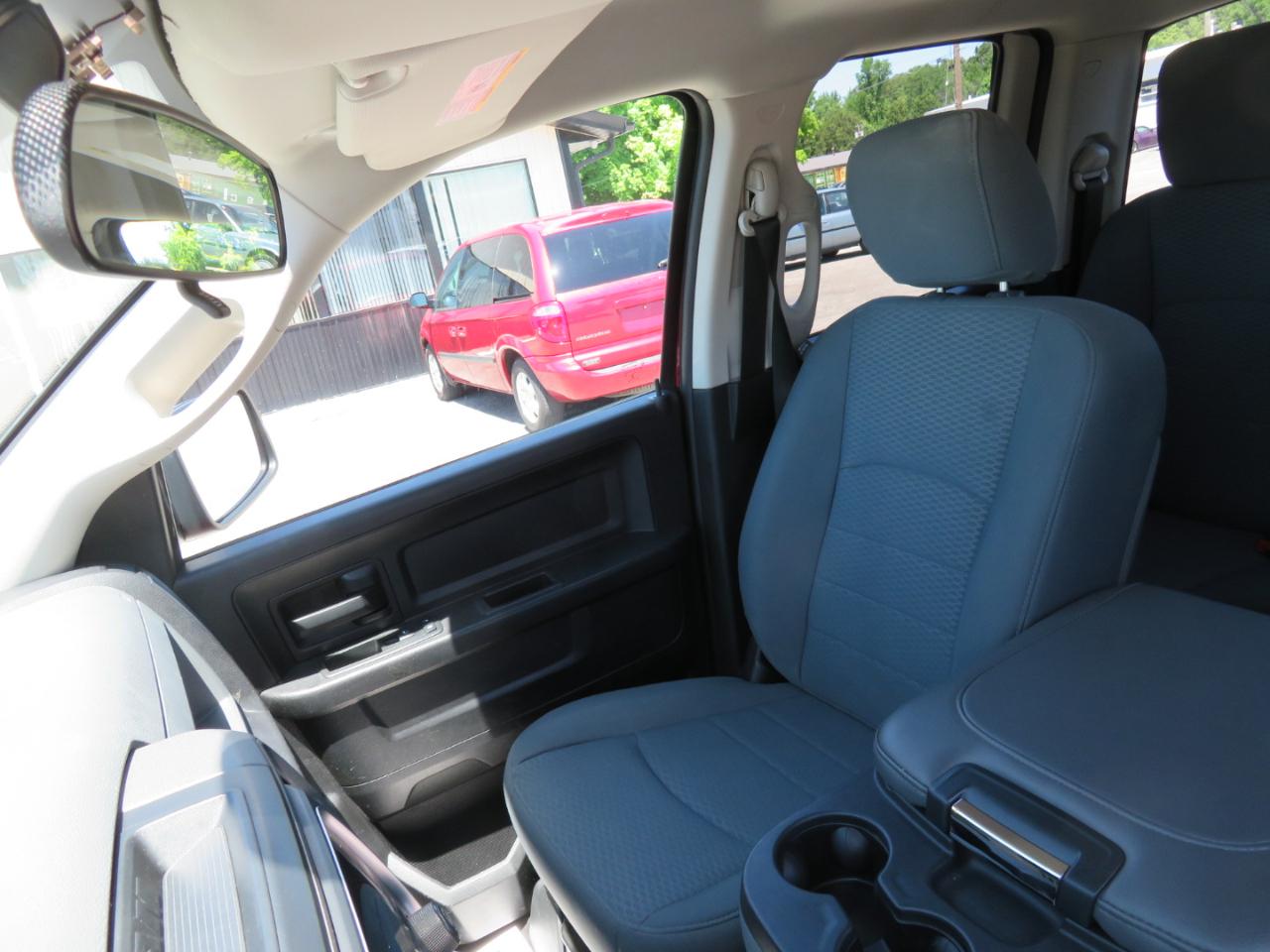 RAM 1500 4WD Quad Cab 140.5" Express 2014