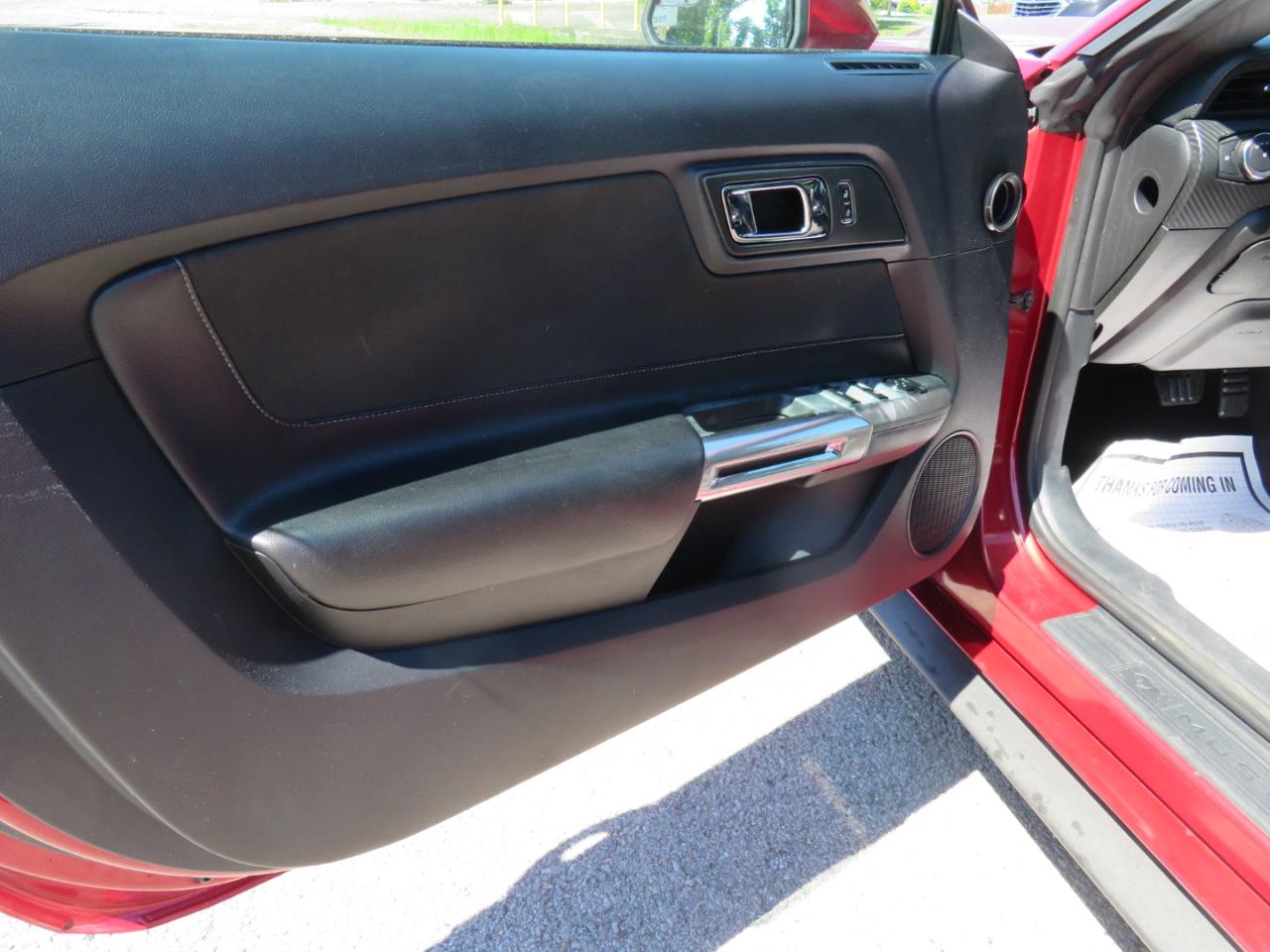 Ford Mustang 2dr Conv V6 2015