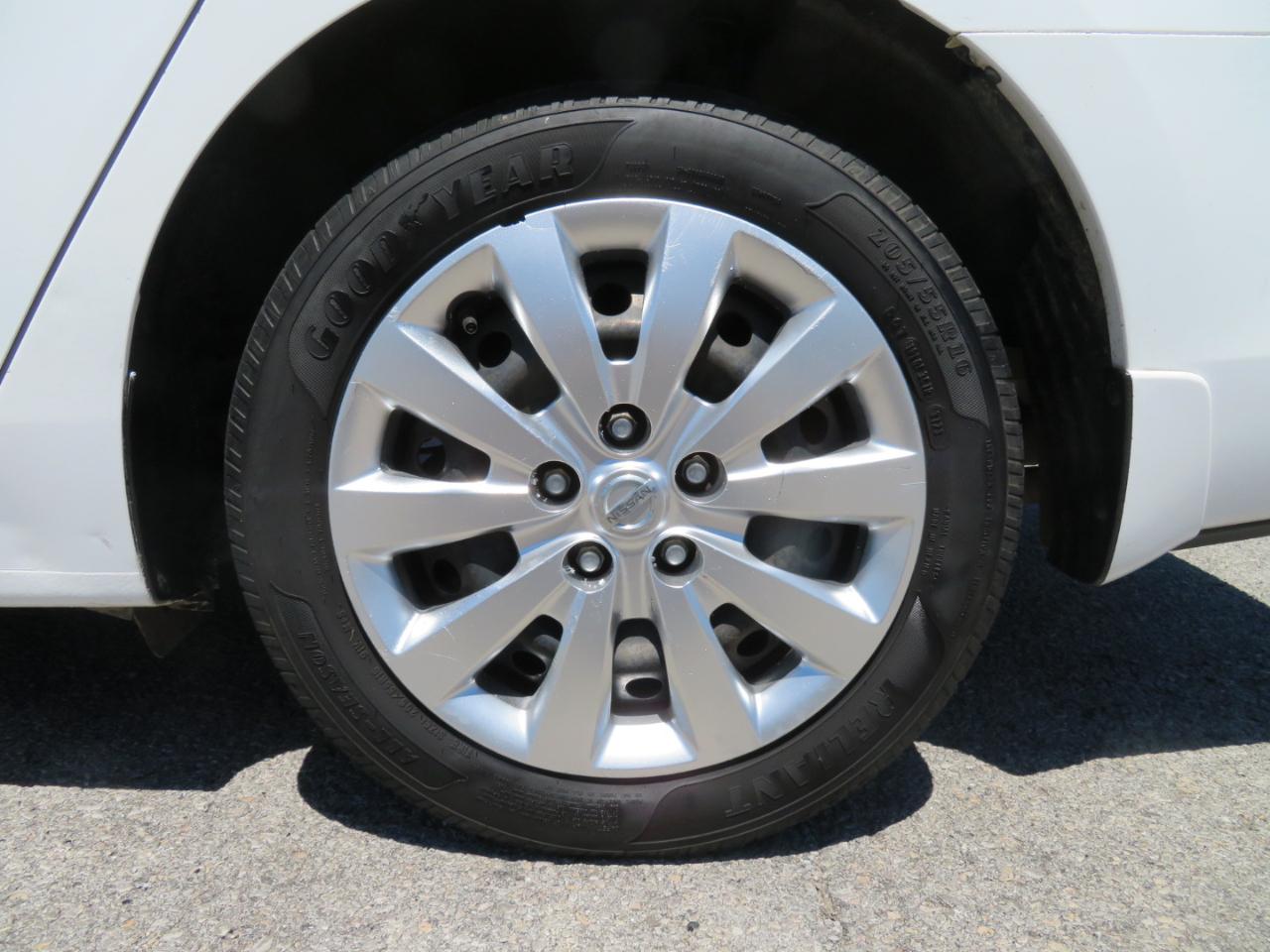 Nissan Sentra 4dr Sdn I4 CVT FE+ S 2016