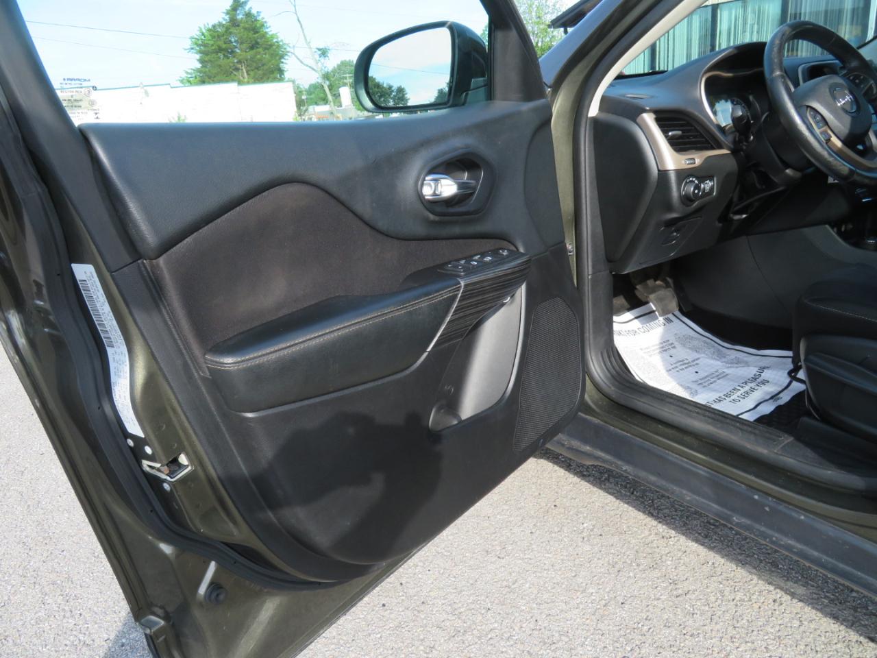 Jeep Cherokee 4WD 4dr Latitude 2015