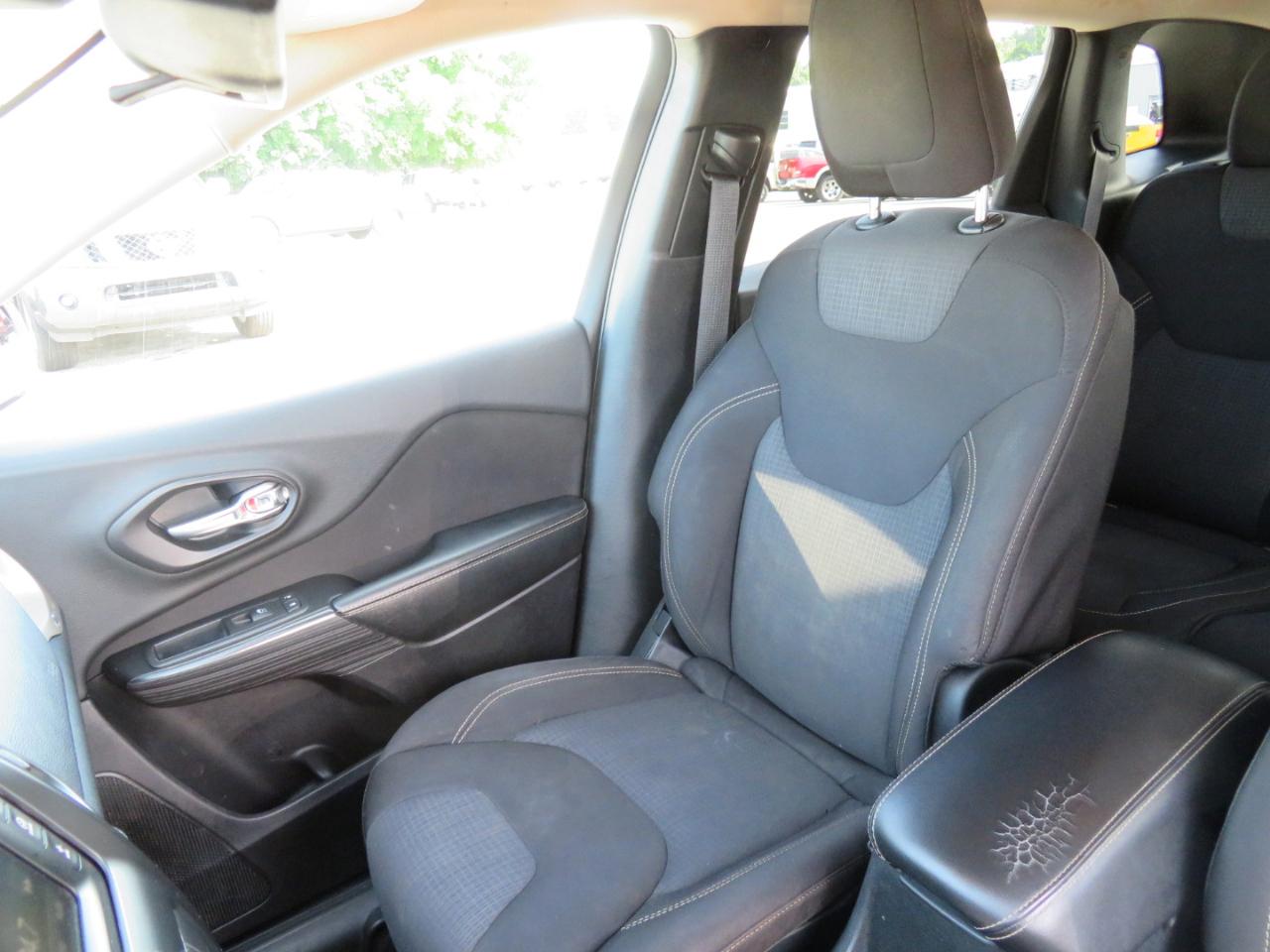 Jeep Cherokee 4WD 4dr Latitude 2015