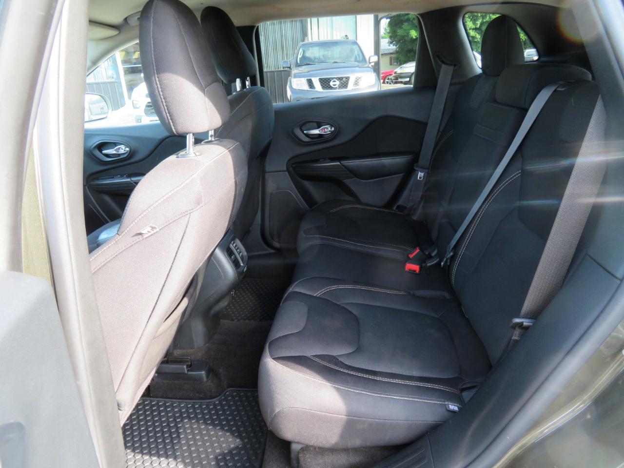 Jeep Cherokee 4WD 4dr Latitude 2015